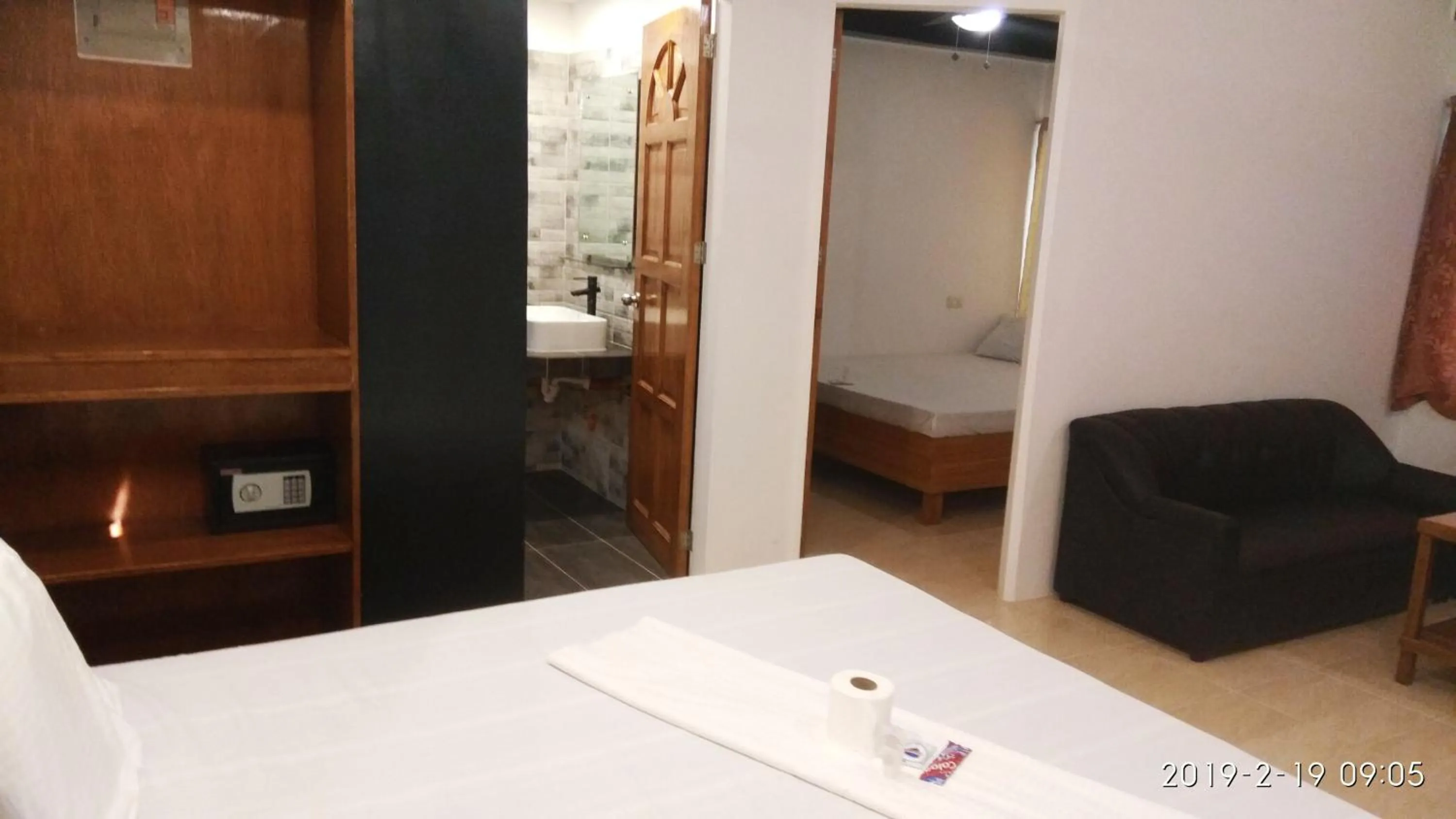 Bed in Jalyn's Resort Sabang