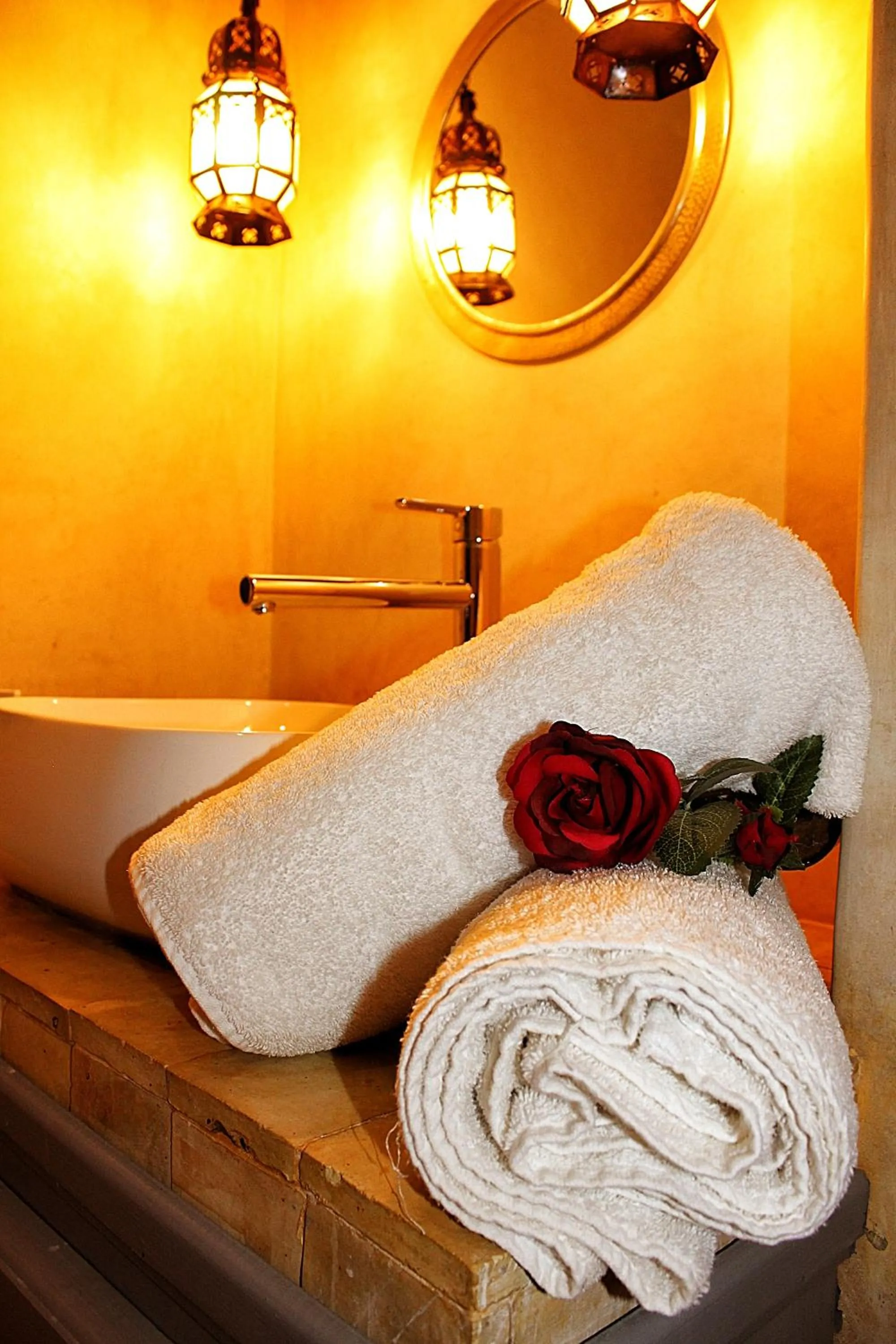 Massage in Riad El Arco ROOFTOP POOL & Spa