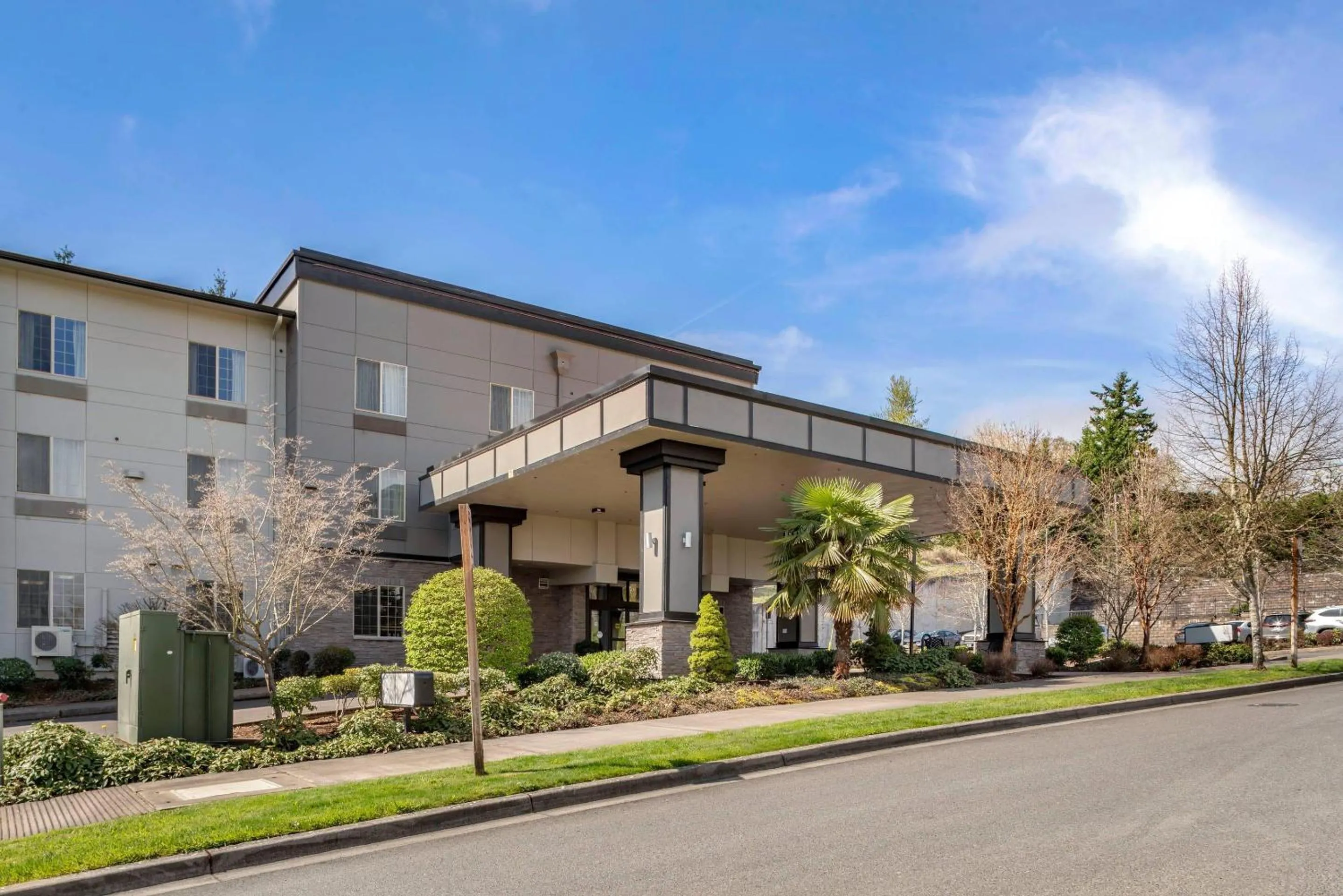 Property building in Comfort Suites Eugene University