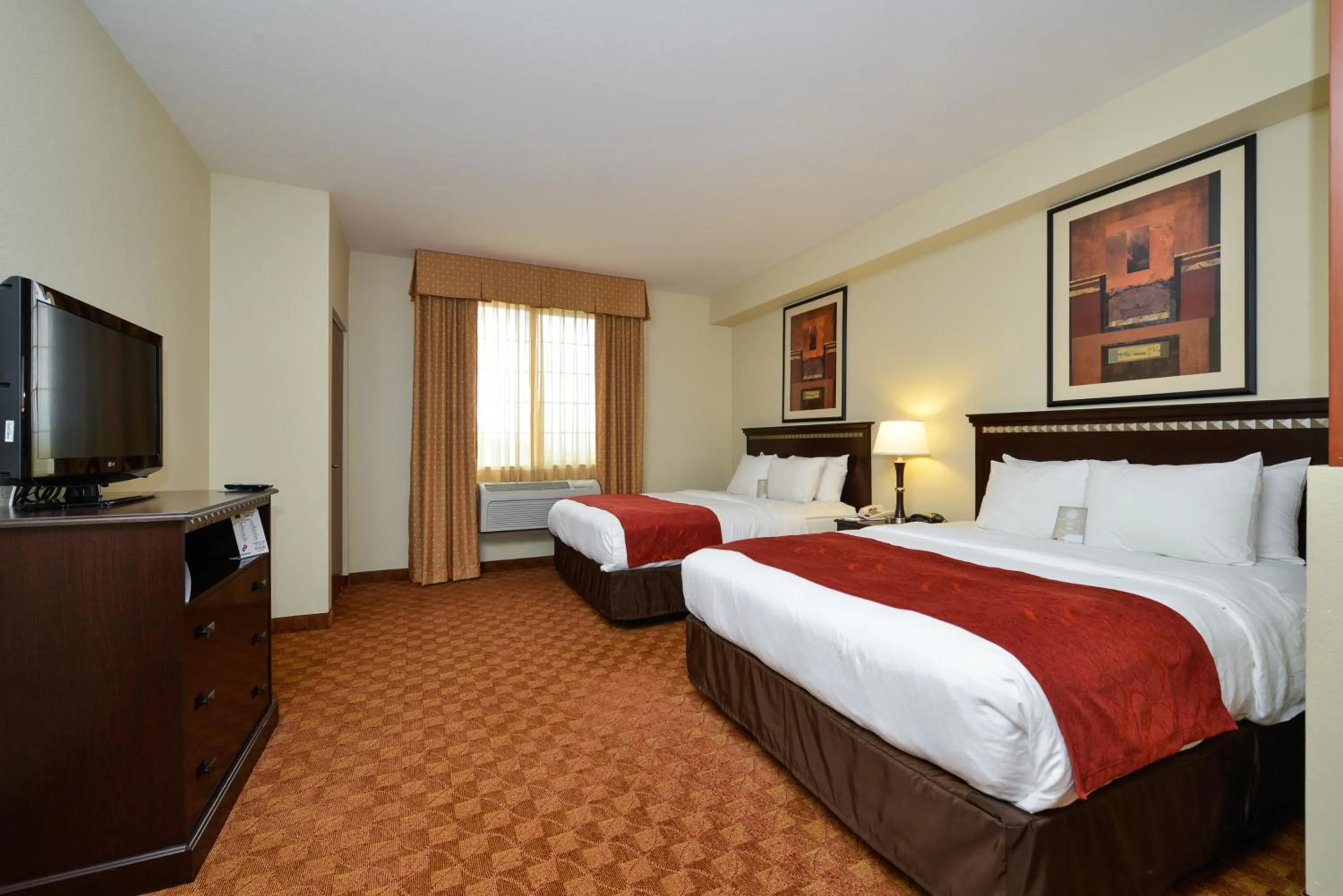 Bed in Comfort Suites Eugene University