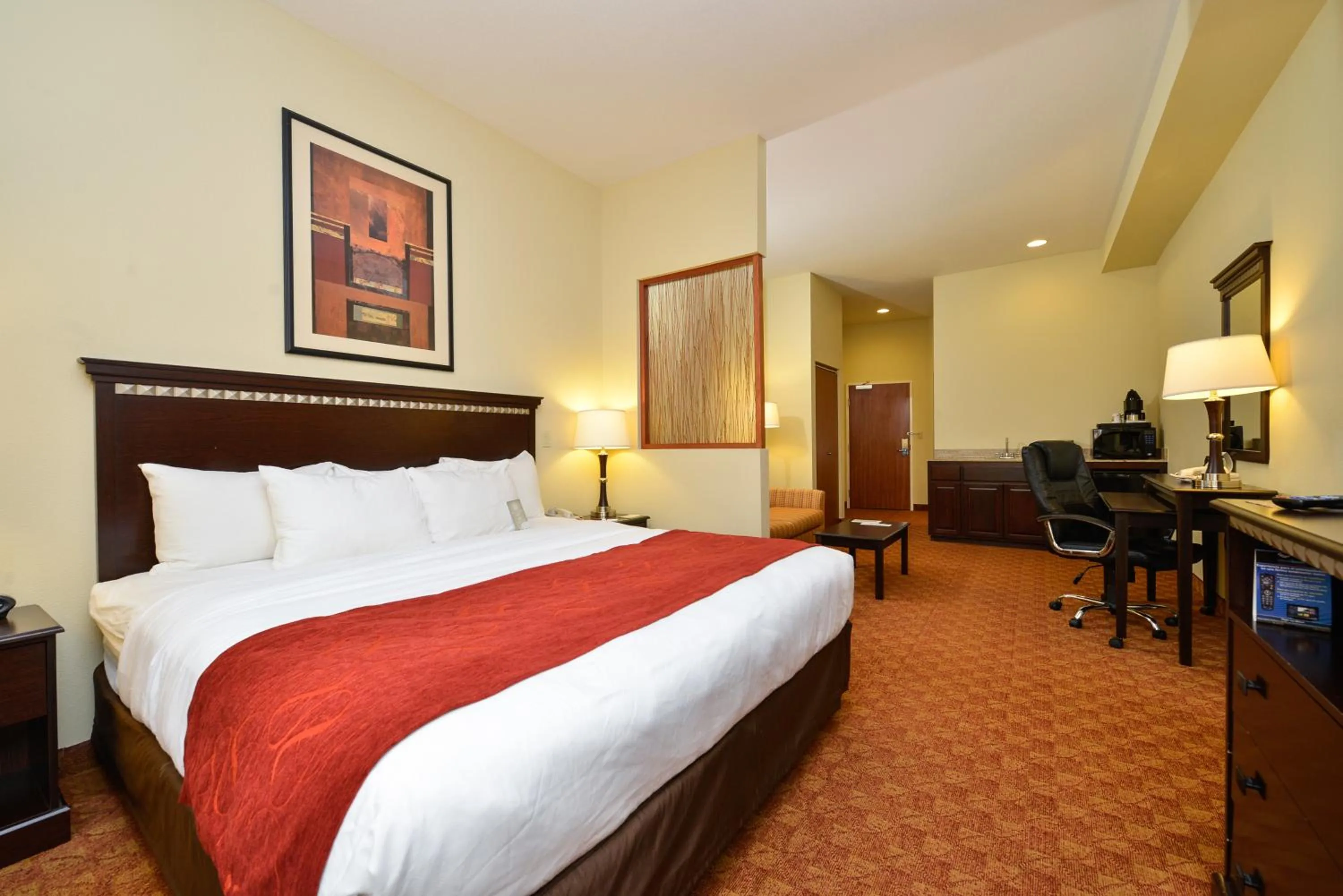 Bedroom, Bed in Comfort Suites Eugene University