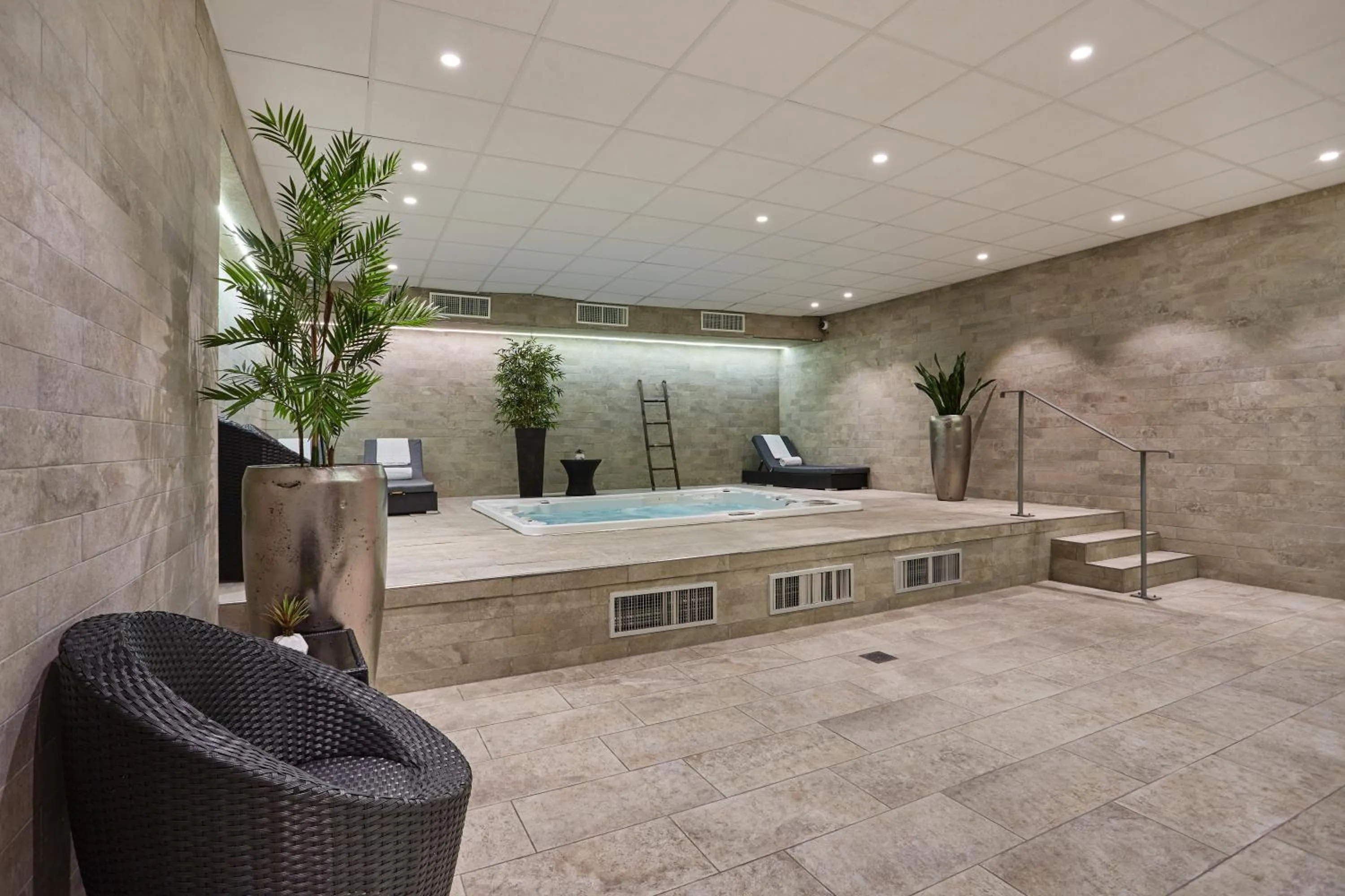 Hot Tub in Appart Hotel Odalys City Paris Montmartre