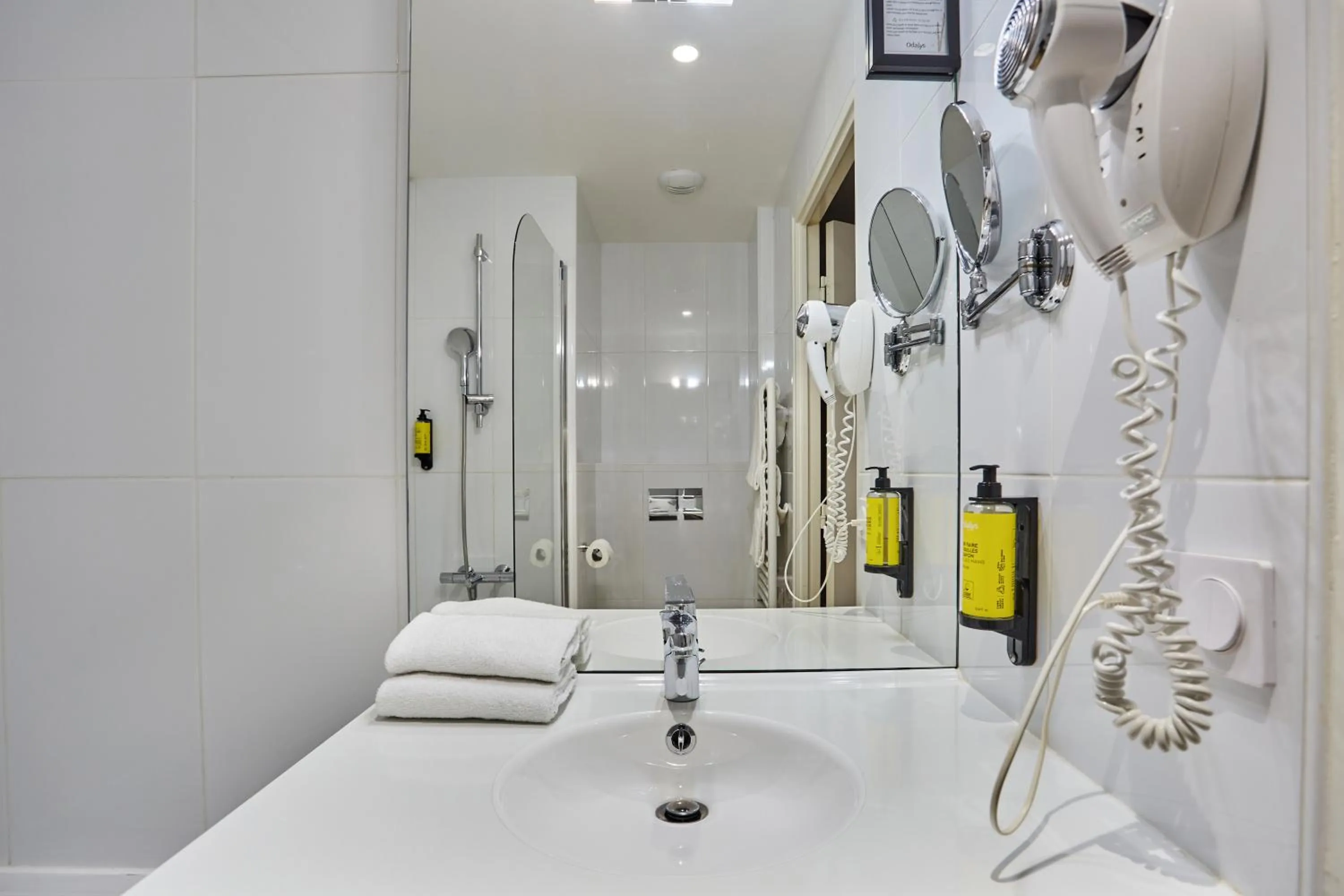 Bathroom in Appart Hotel Odalys City Paris Montmartre