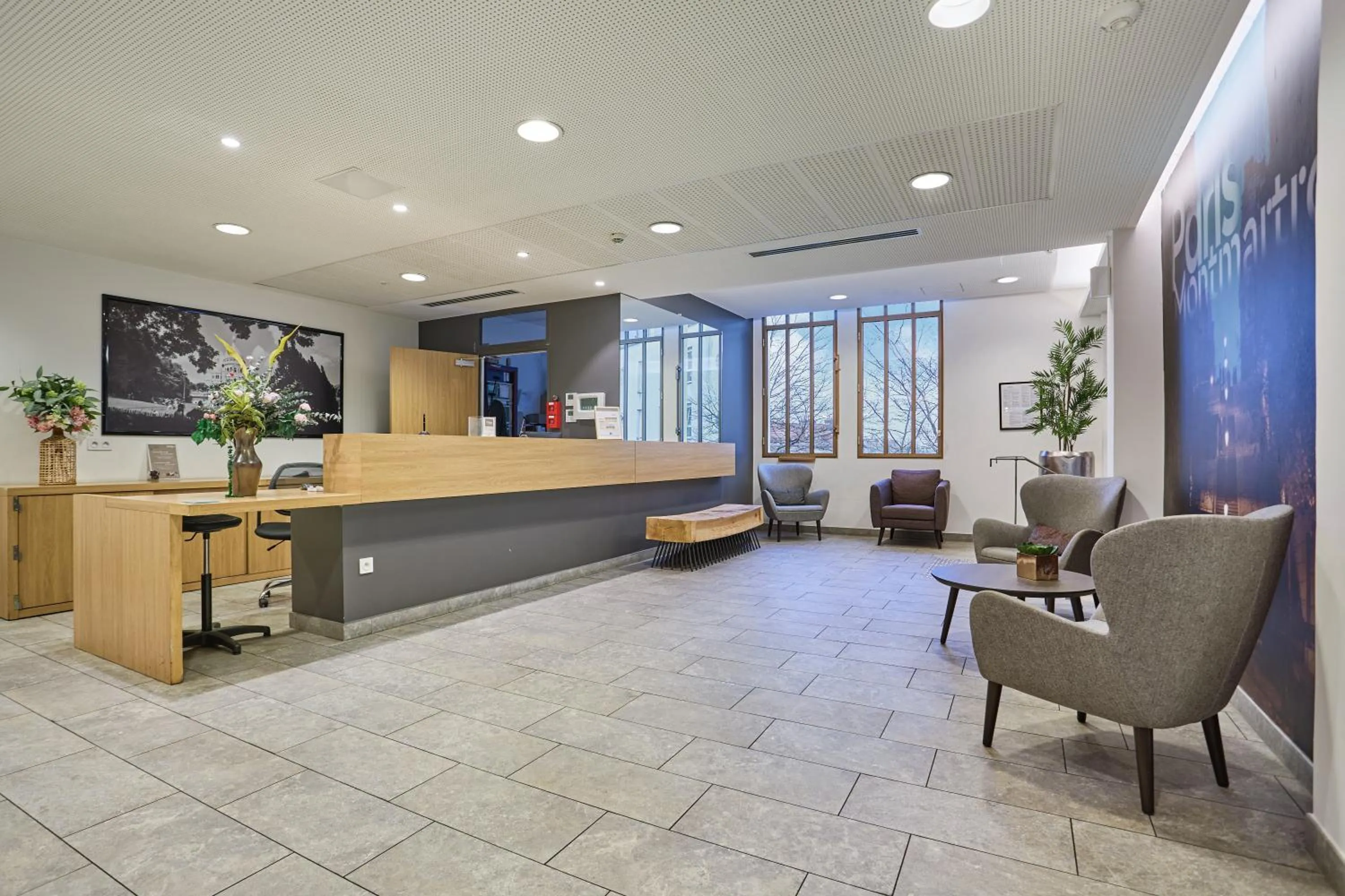 Lobby or reception in Appart Hotel Odalys City Paris Montmartre