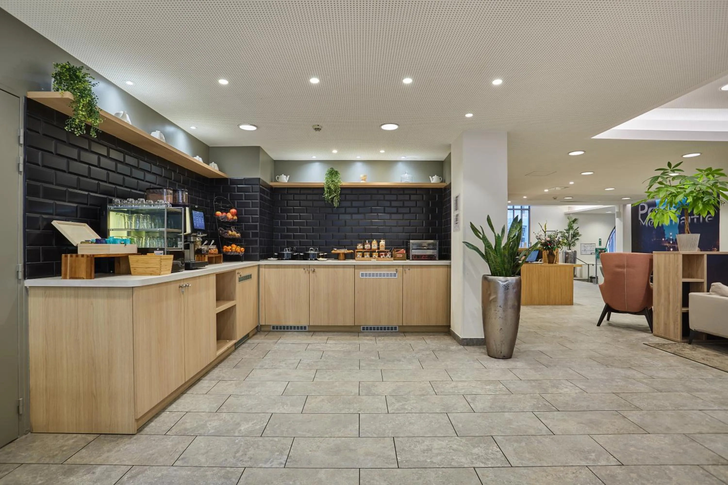 Breakfast in Appart Hotel Odalys City Paris Montmartre