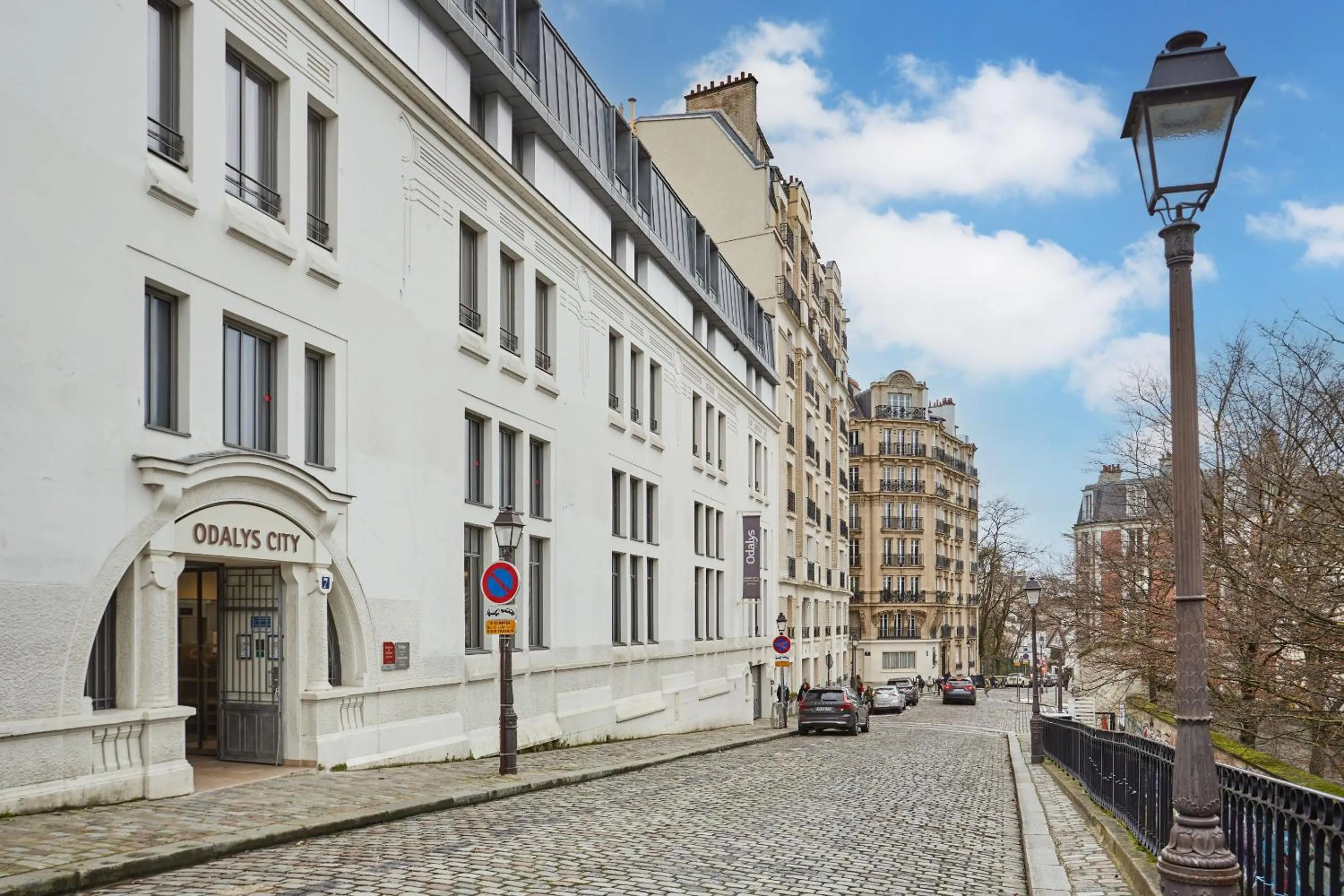 Property building in Appart Hotel Odalys City Paris Montmartre