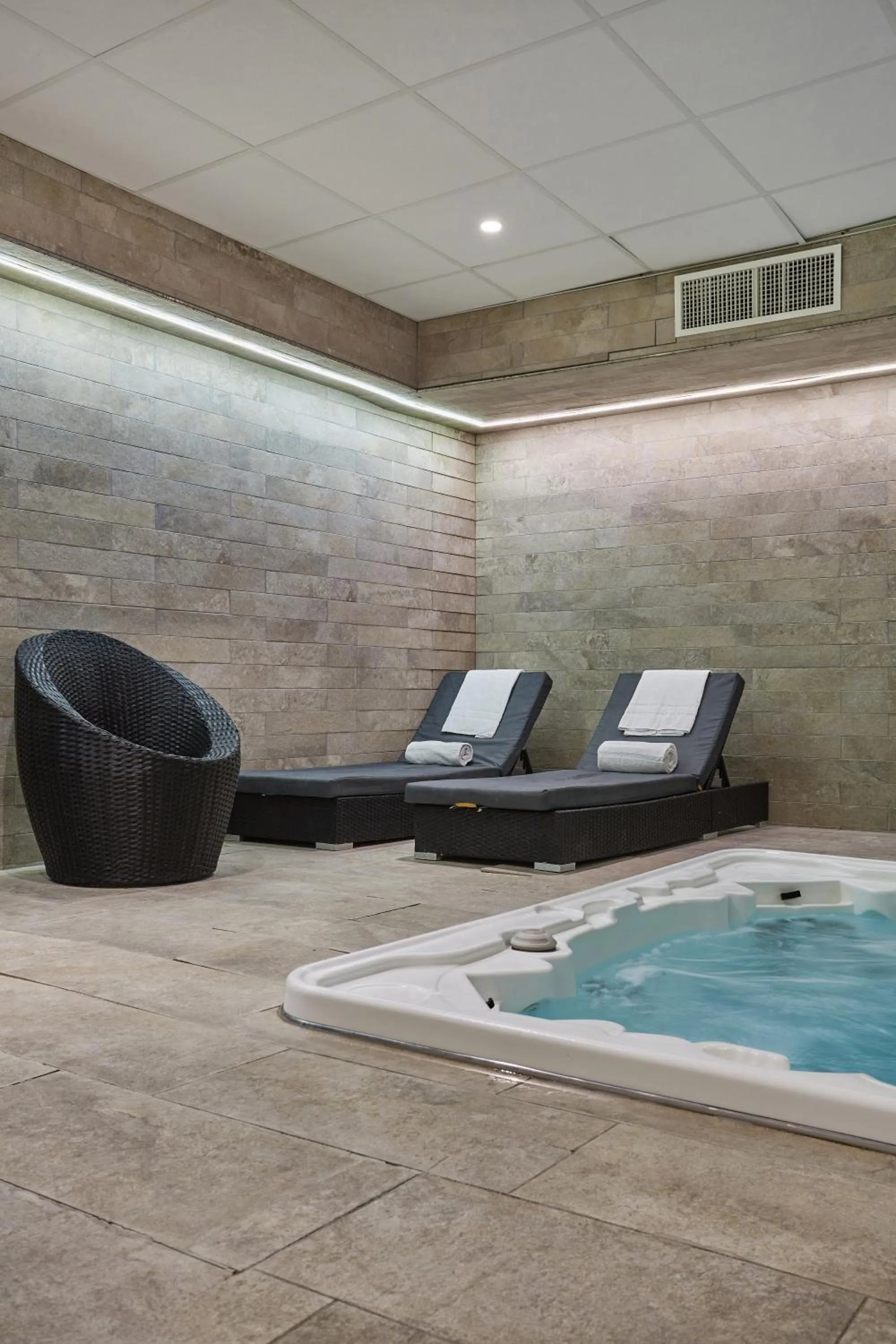 Hot Tub in Appart Hotel Odalys City Paris Montmartre