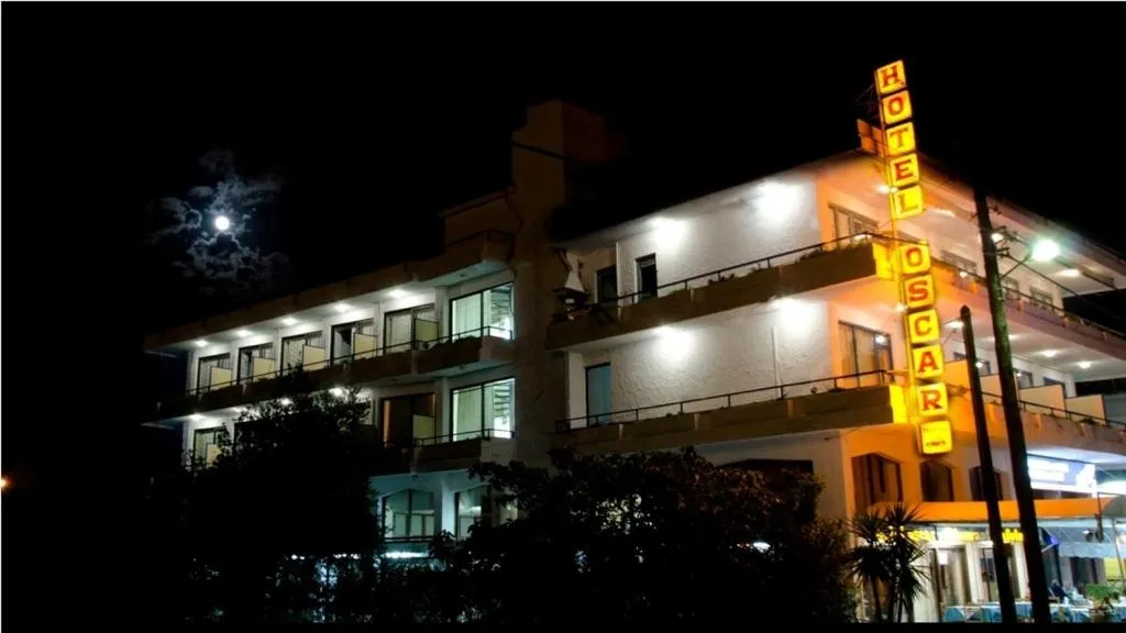 Logo/Certificate/Sign in Hotel Oscar