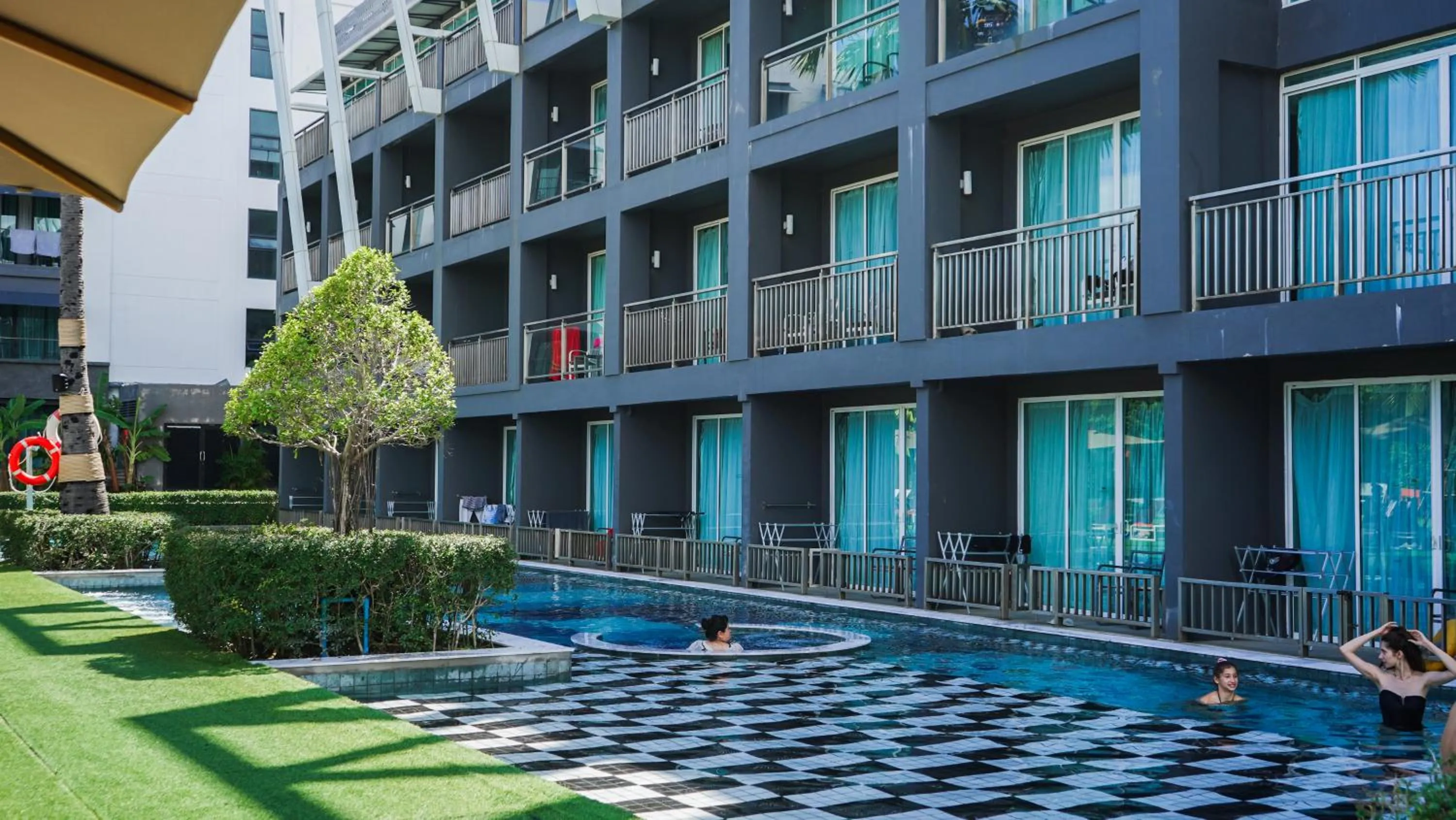 Swimming pool in Sugar Marina Hotel - ART - Karon Beach