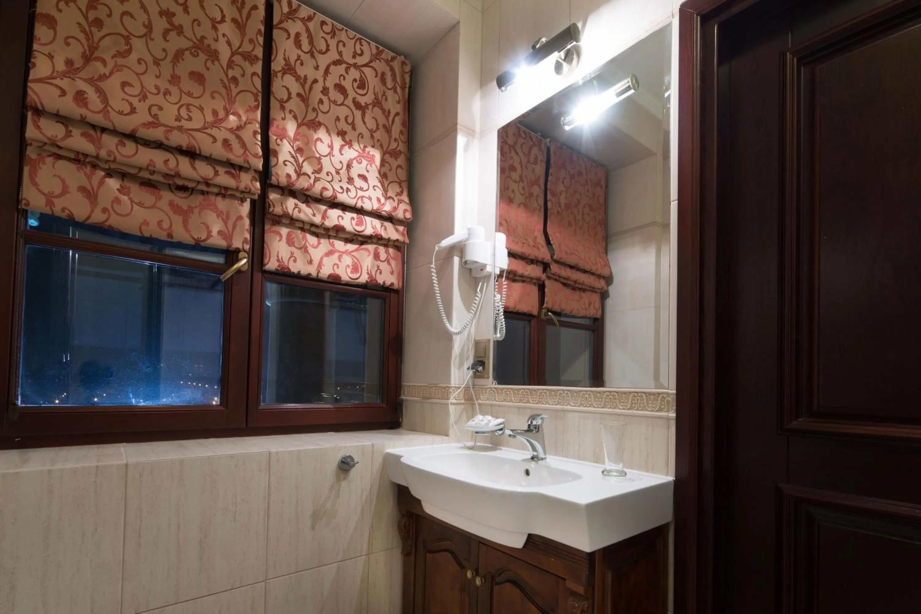 Toilet in Pałac Bursztynowy