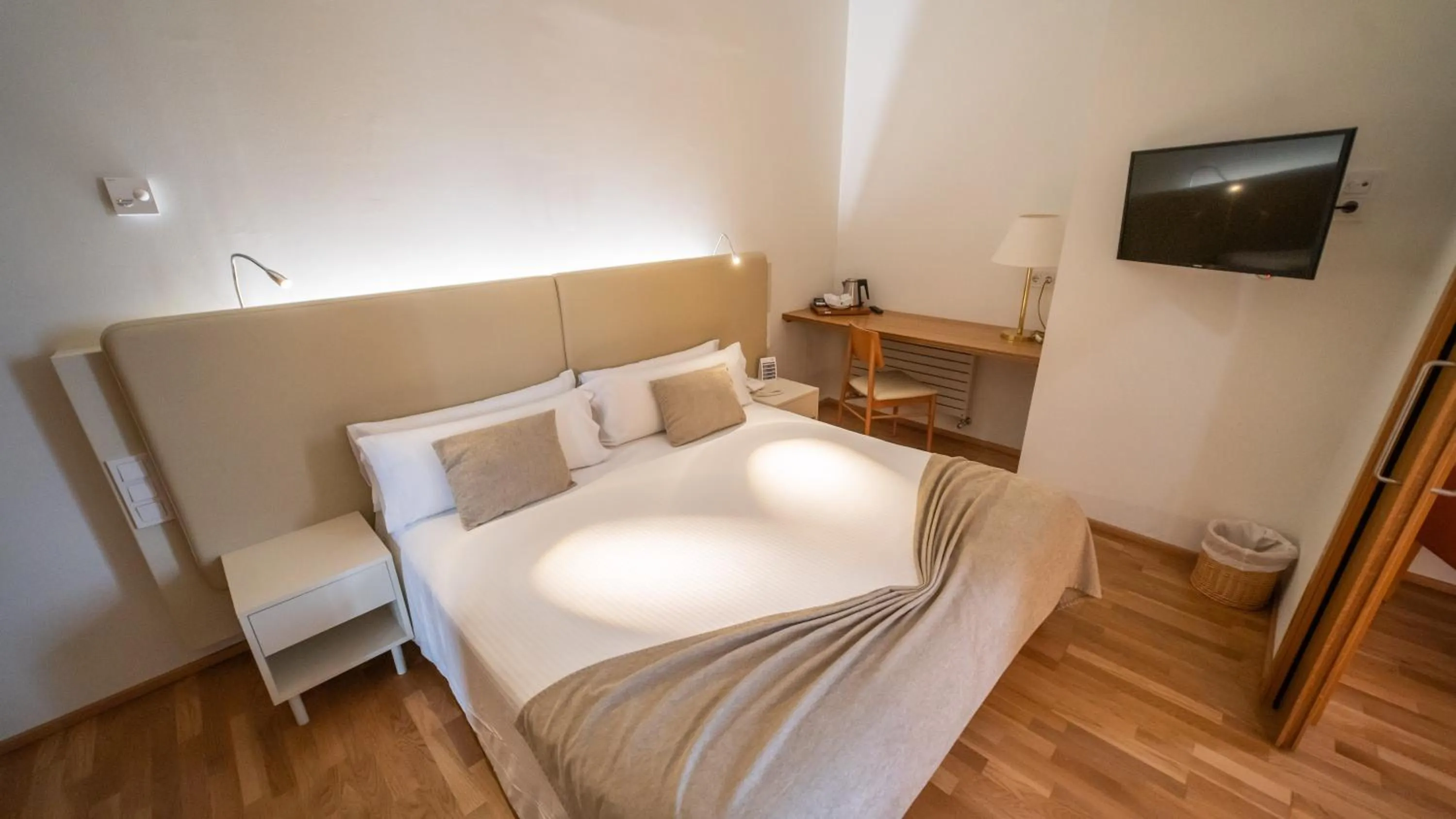 Photo of the whole room, Bed in Hotel Balneario Prats