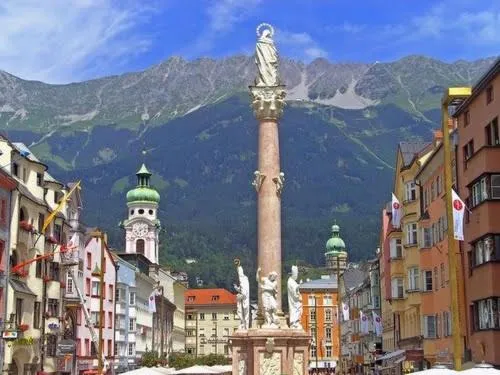 Day in Haus Angelika - bed & breakfast - Innsbruck/Igls