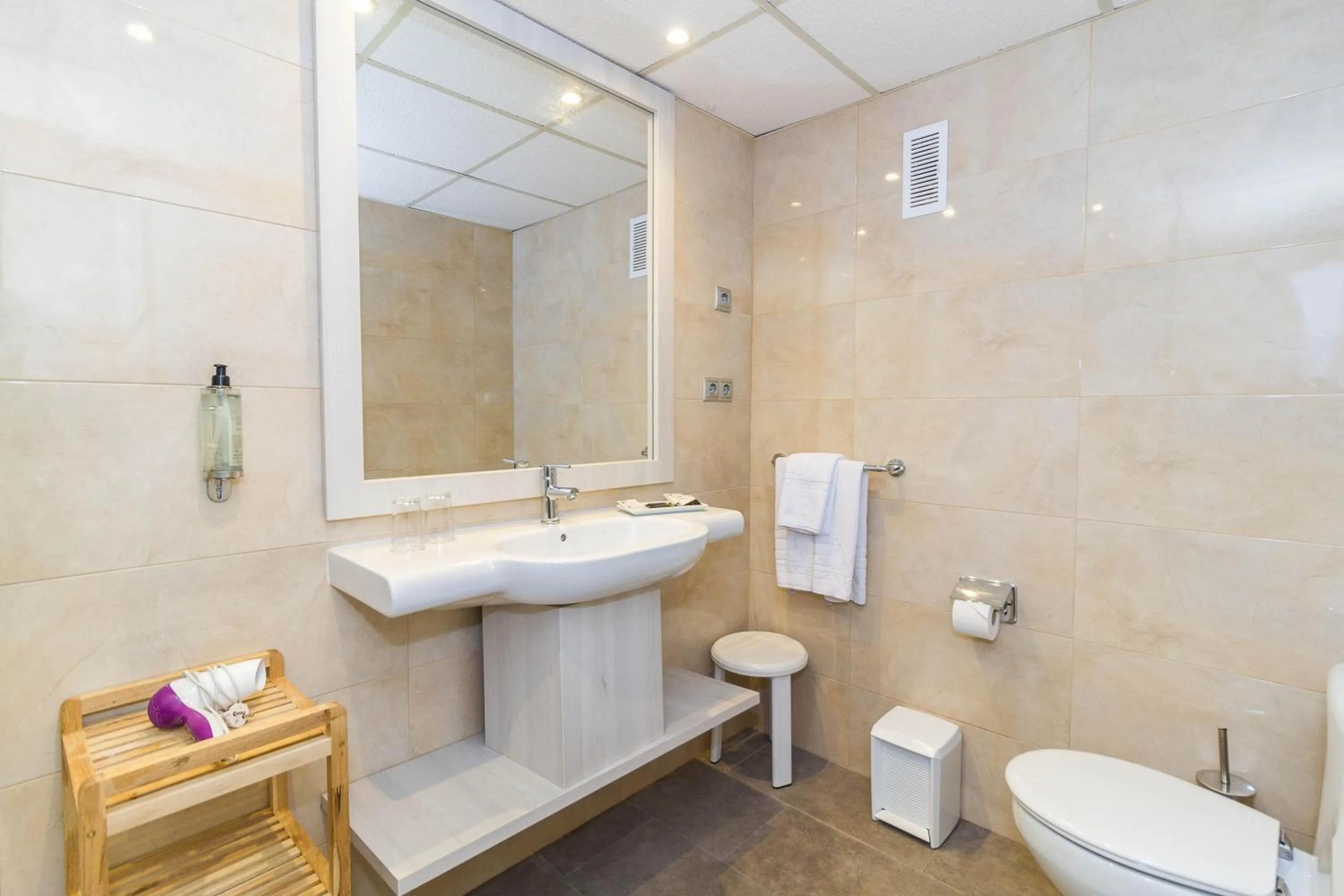 Bathroom in Eix Lagotel Holiday Resort