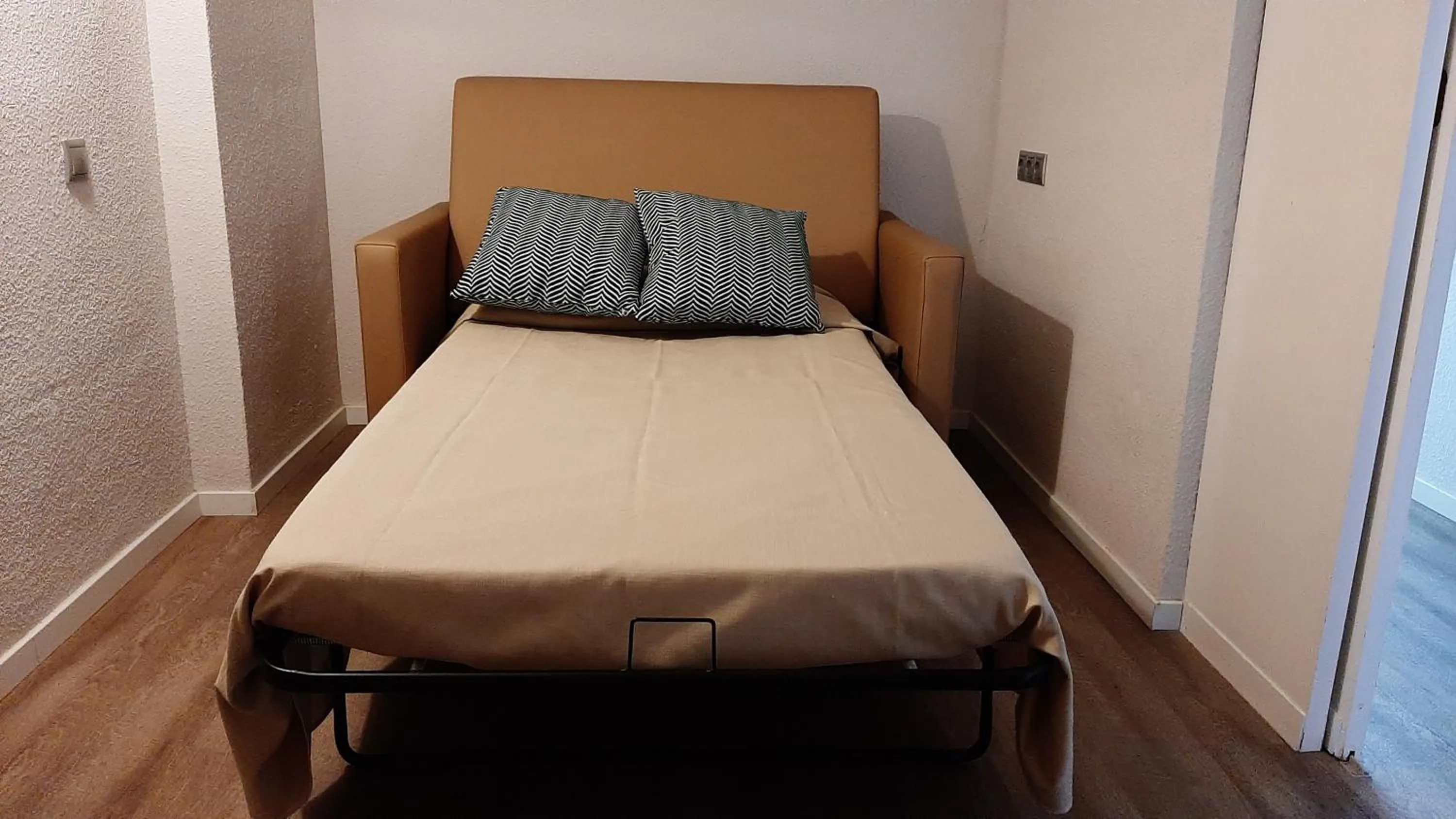 Property building, Bed in Eix Lagotel Holiday Resort