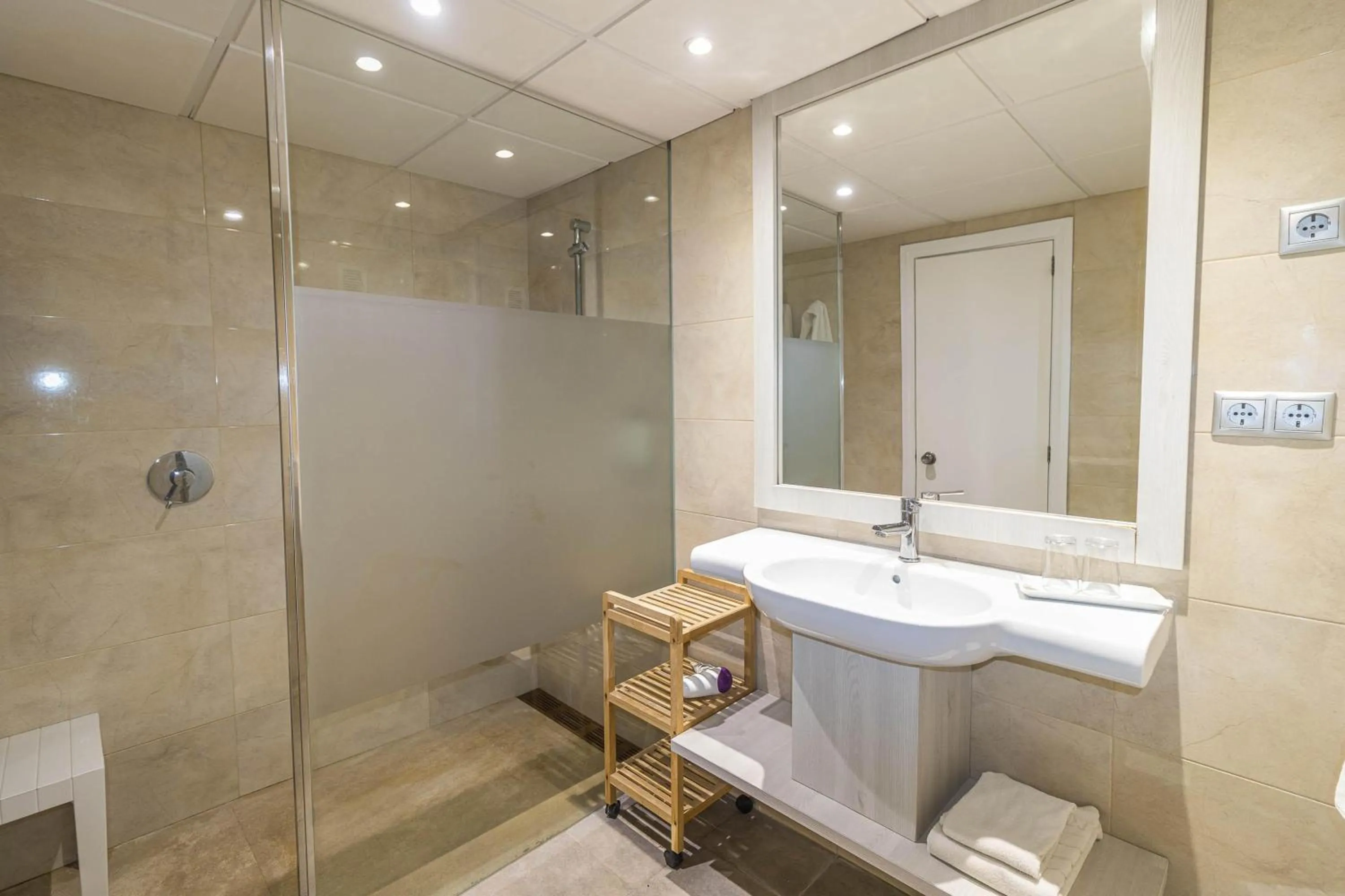 Bathroom in Eix Lagotel Holiday Resort