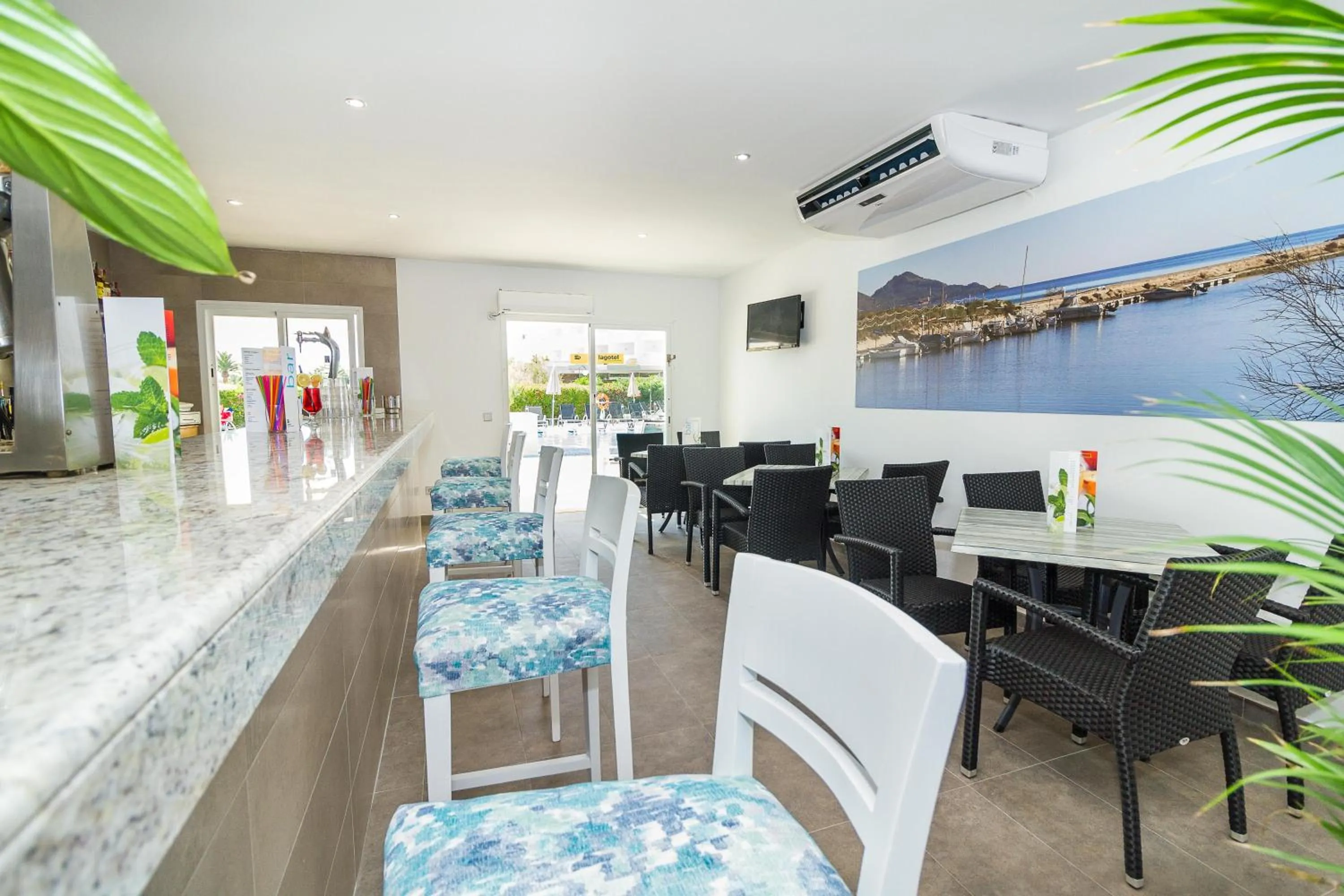 Lounge or bar in Eix Lagotel Holiday Resort