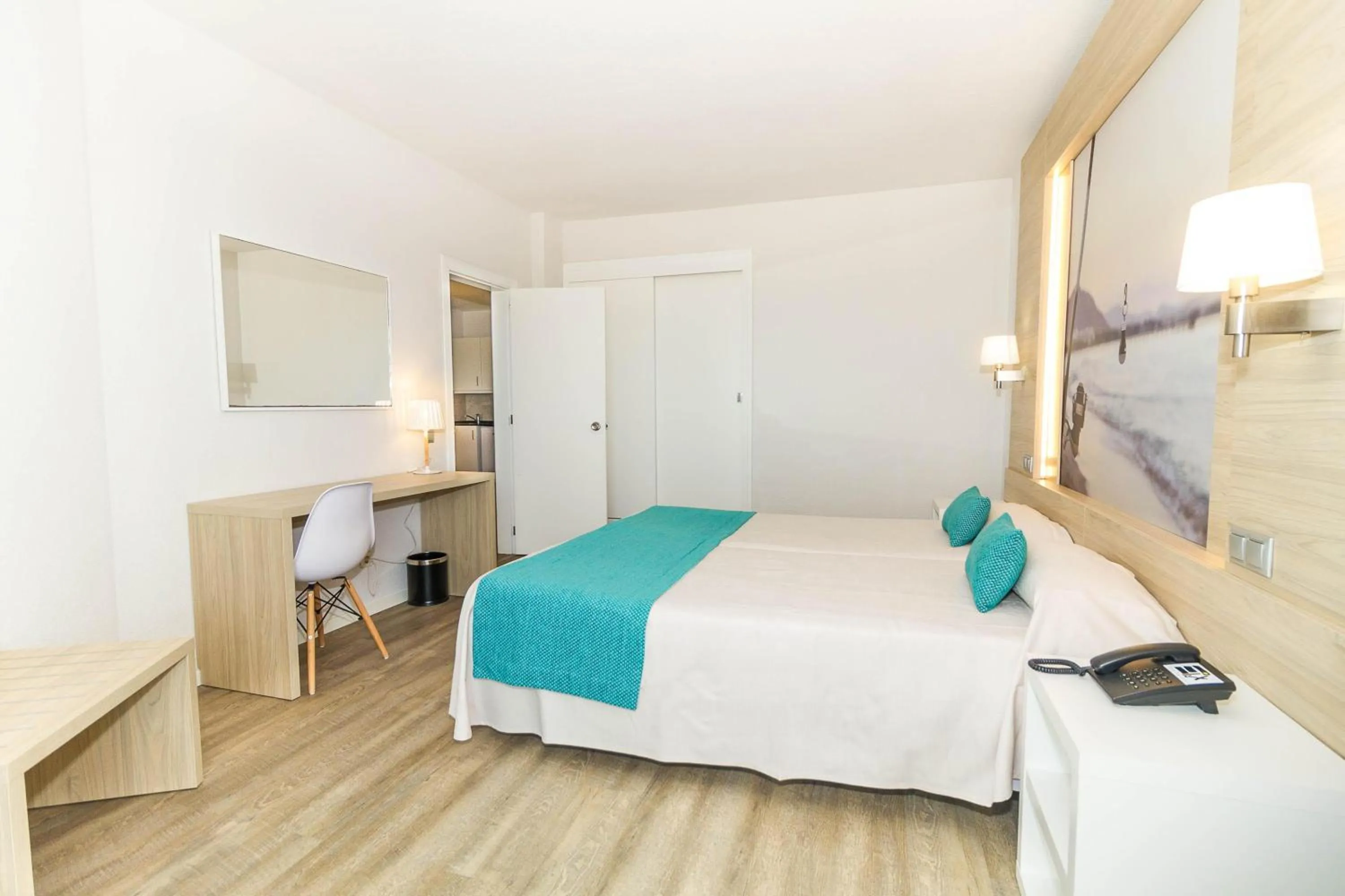 Photo of the whole room, Bed in Eix Lagotel Holiday Resort