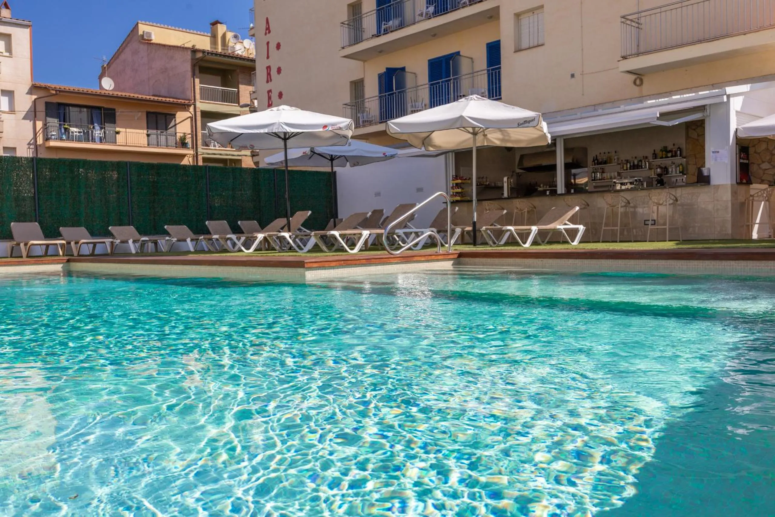 Swimming pool in Hotel Bell Aire
