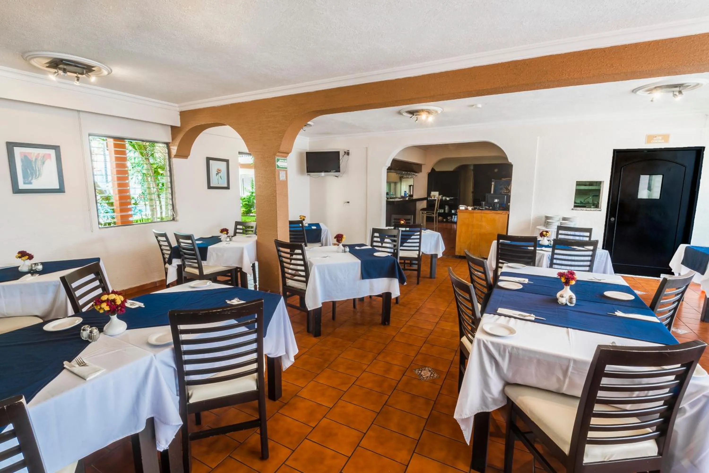 Restaurant/places to eat in Hotel Puerta Del Sol Guadalajara