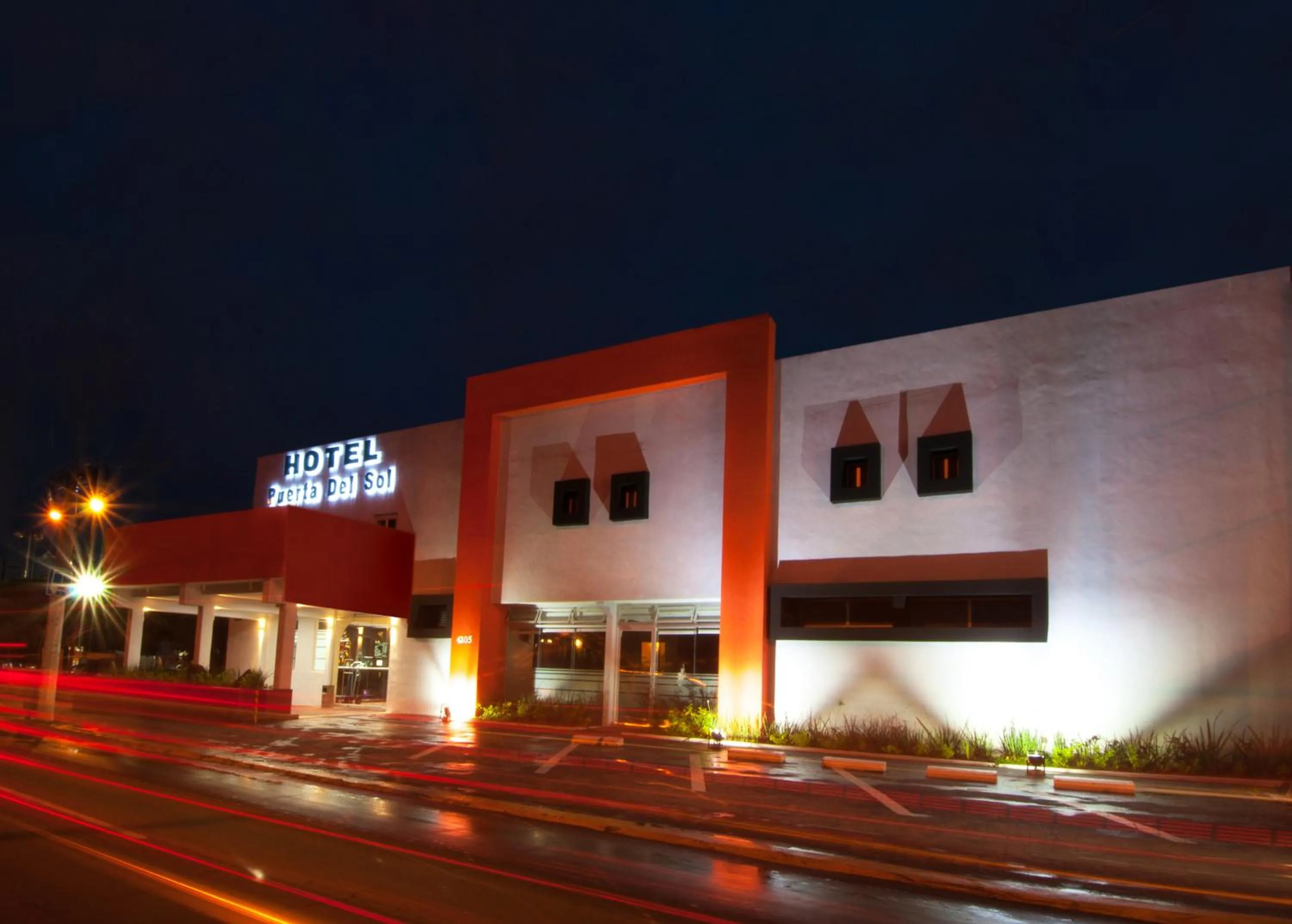 Facade/entrance in Hotel Puerta Del Sol Guadalajara