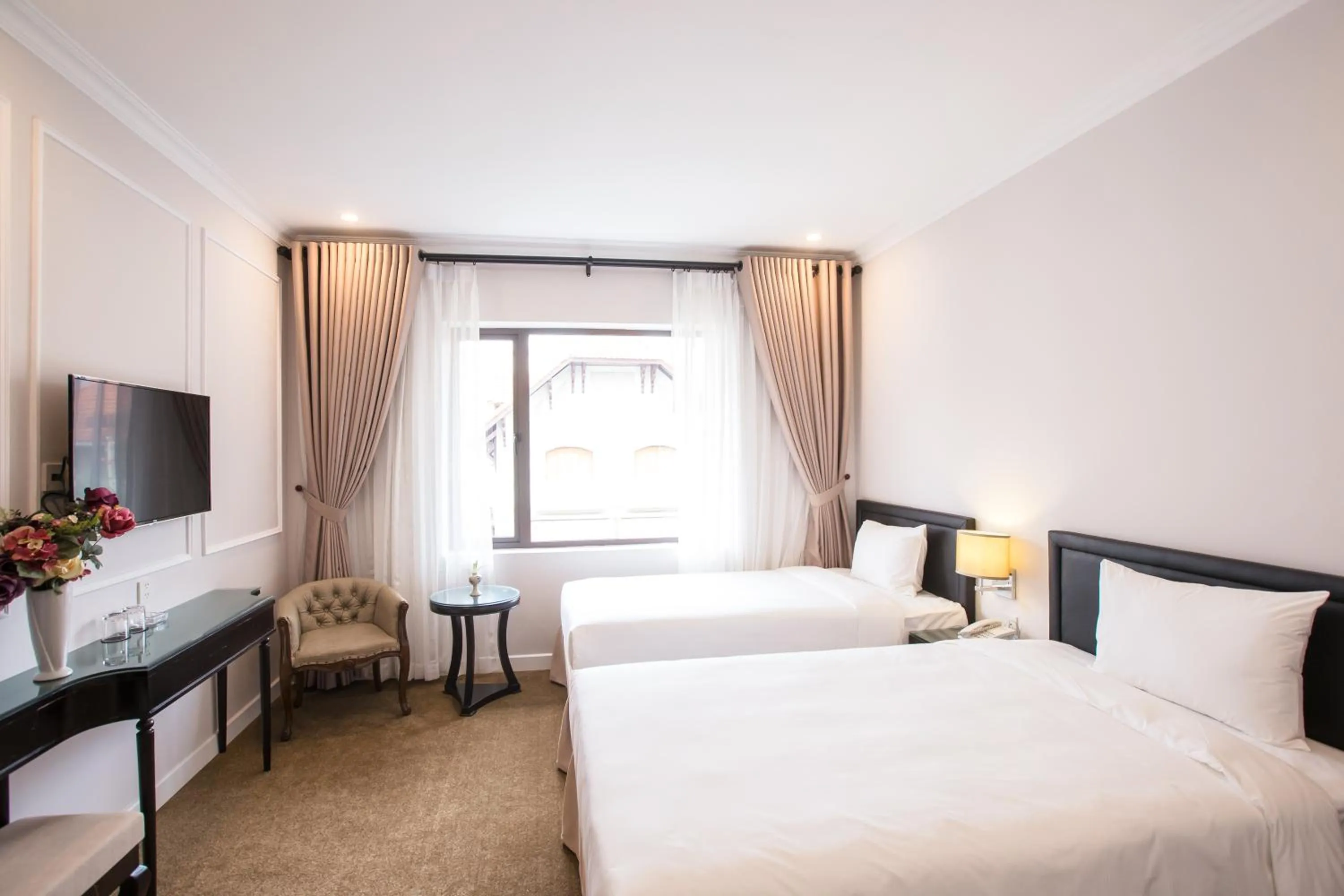 TV and multimedia, Bed in Dinh Elegant Hanoi Hotel