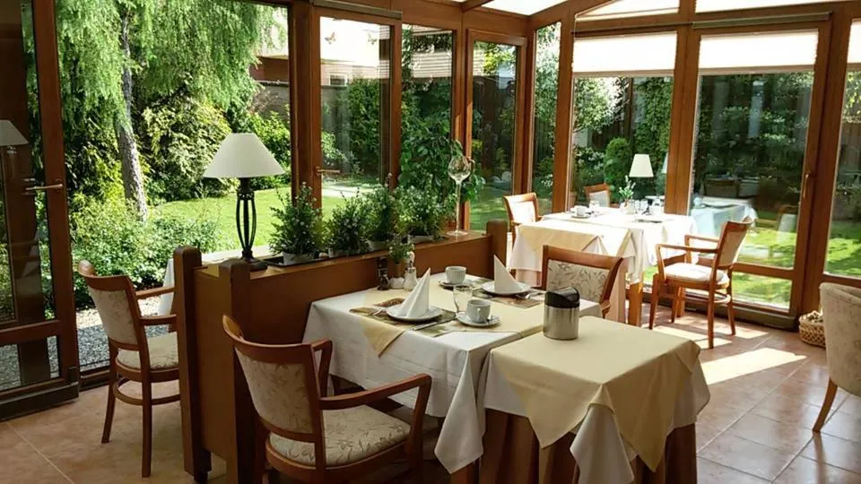 Restaurant/places to eat in Pension U Labe