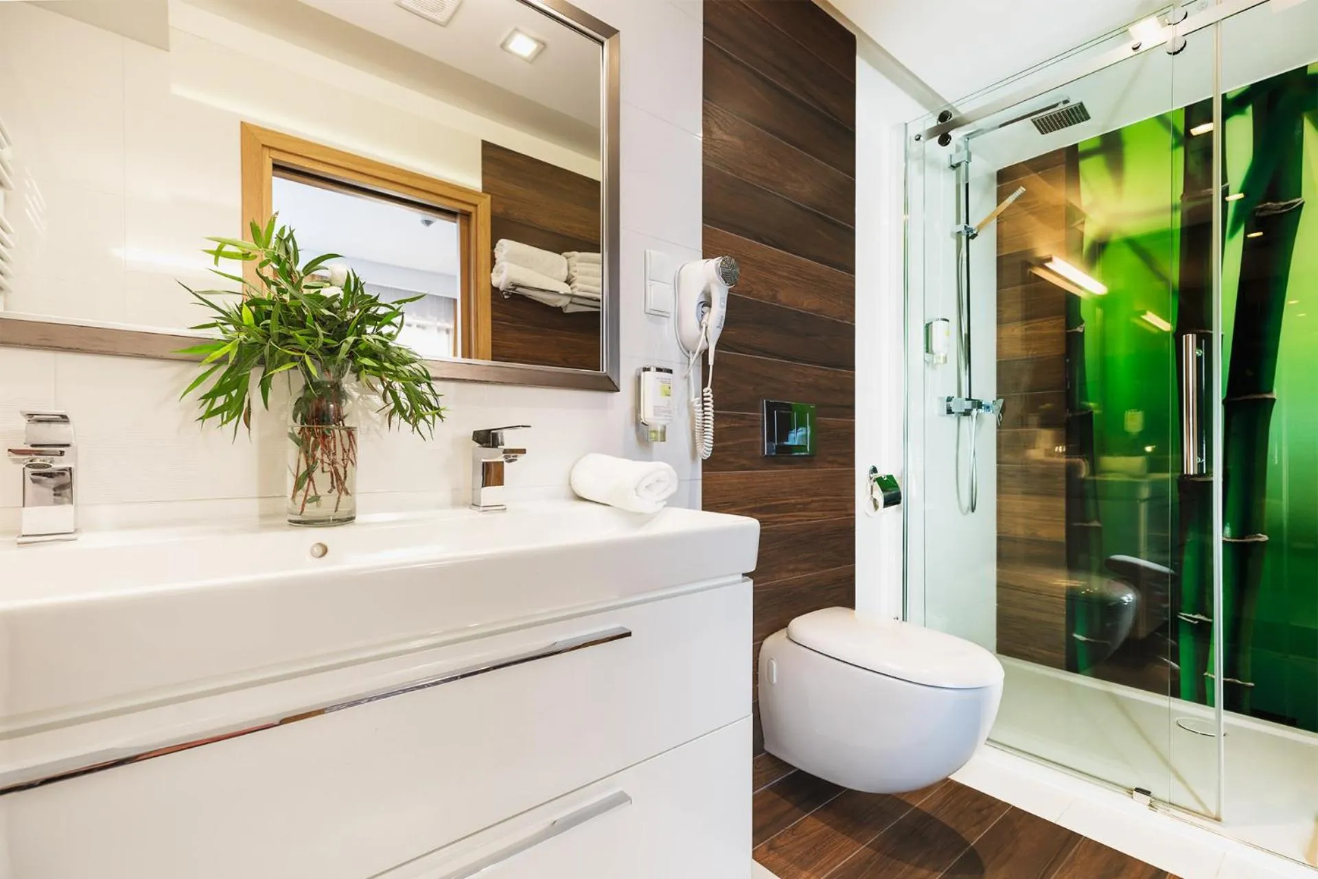 Shower in Hotel Amazonka Conference and Spa