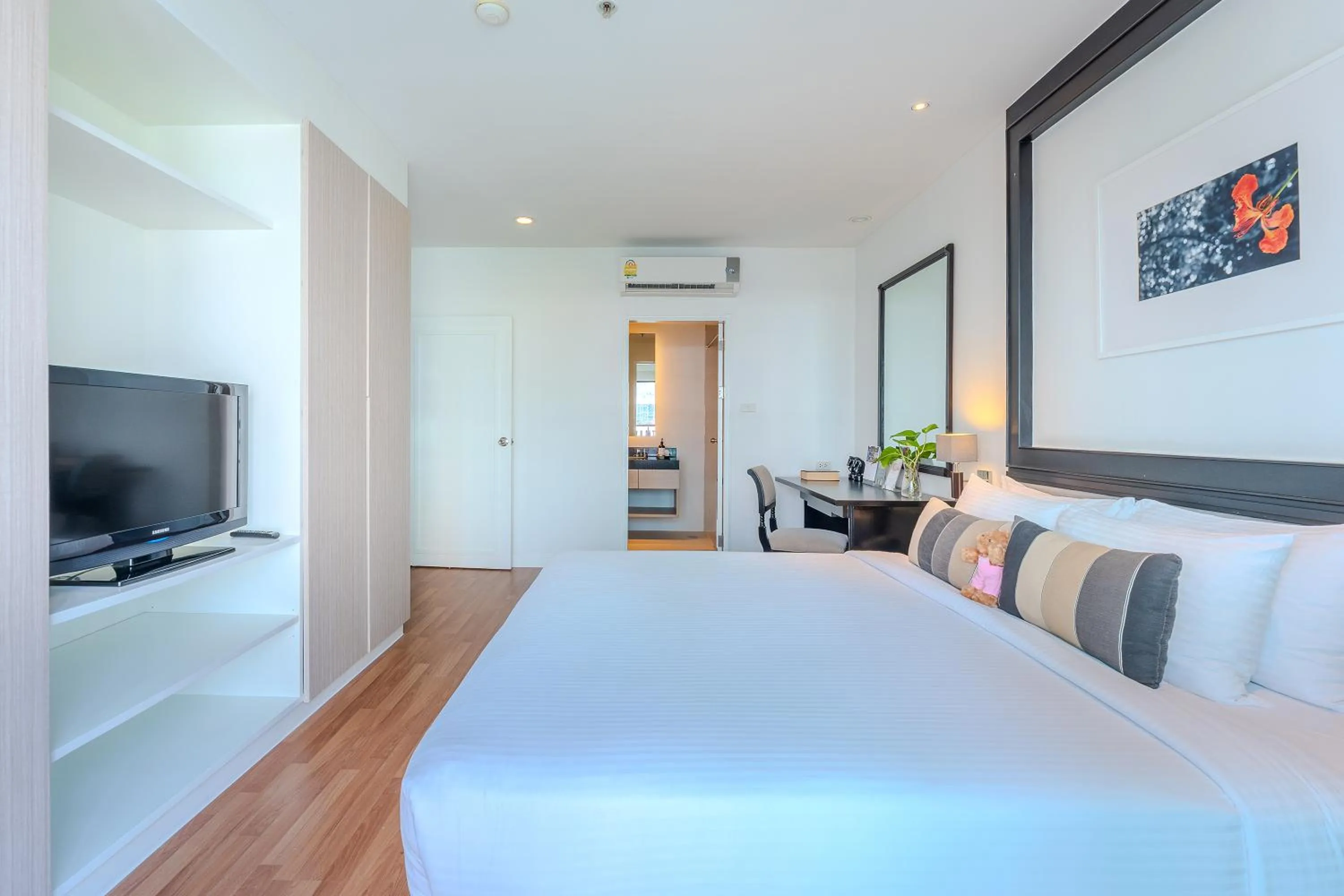 Bed in Somerset Park Suanplu Bangkok