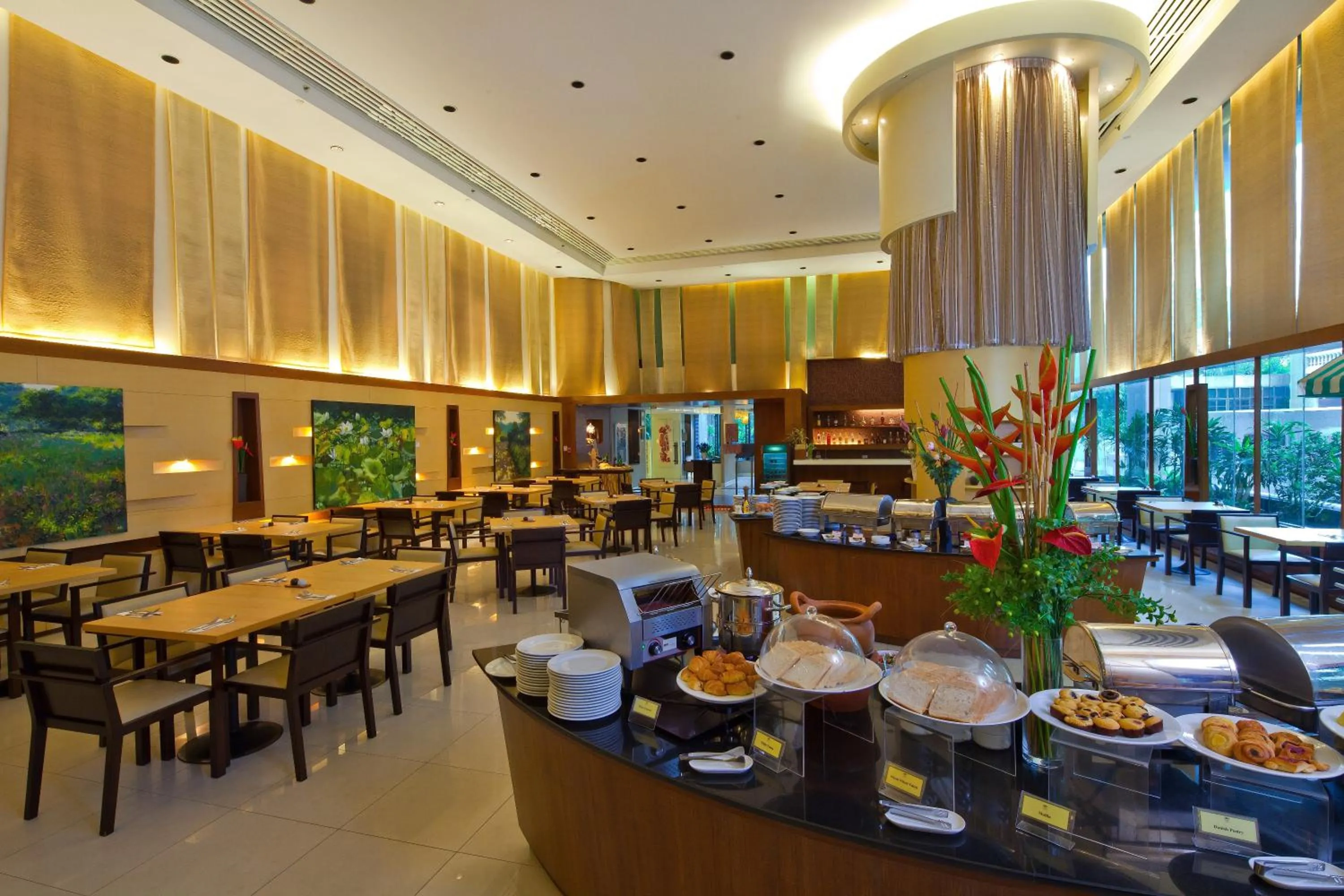 Restaurant/places to eat in Somerset Park Suanplu Bangkok