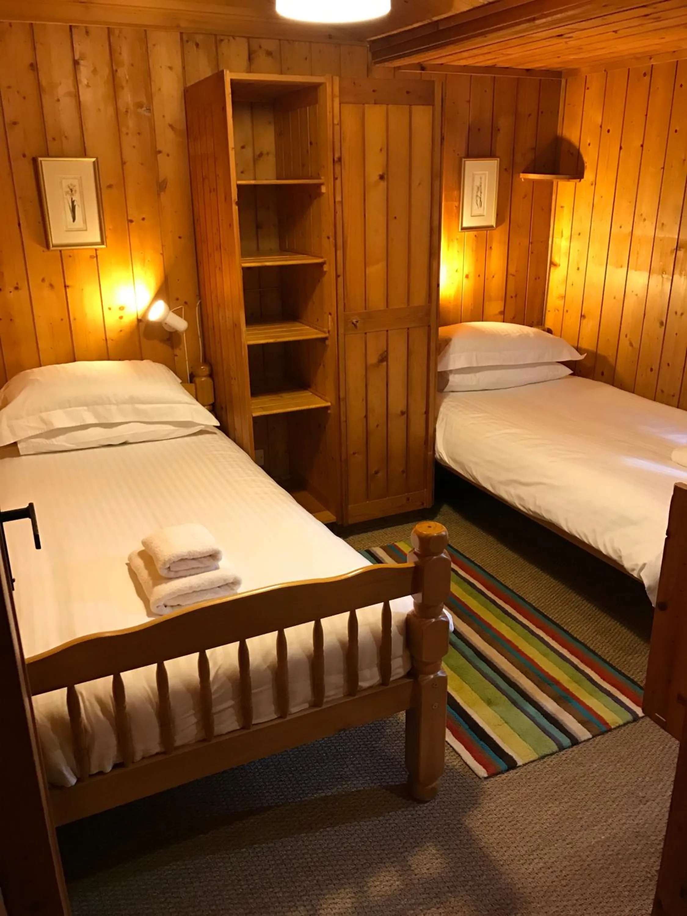 Bed in Loch Monzievaird Chalets