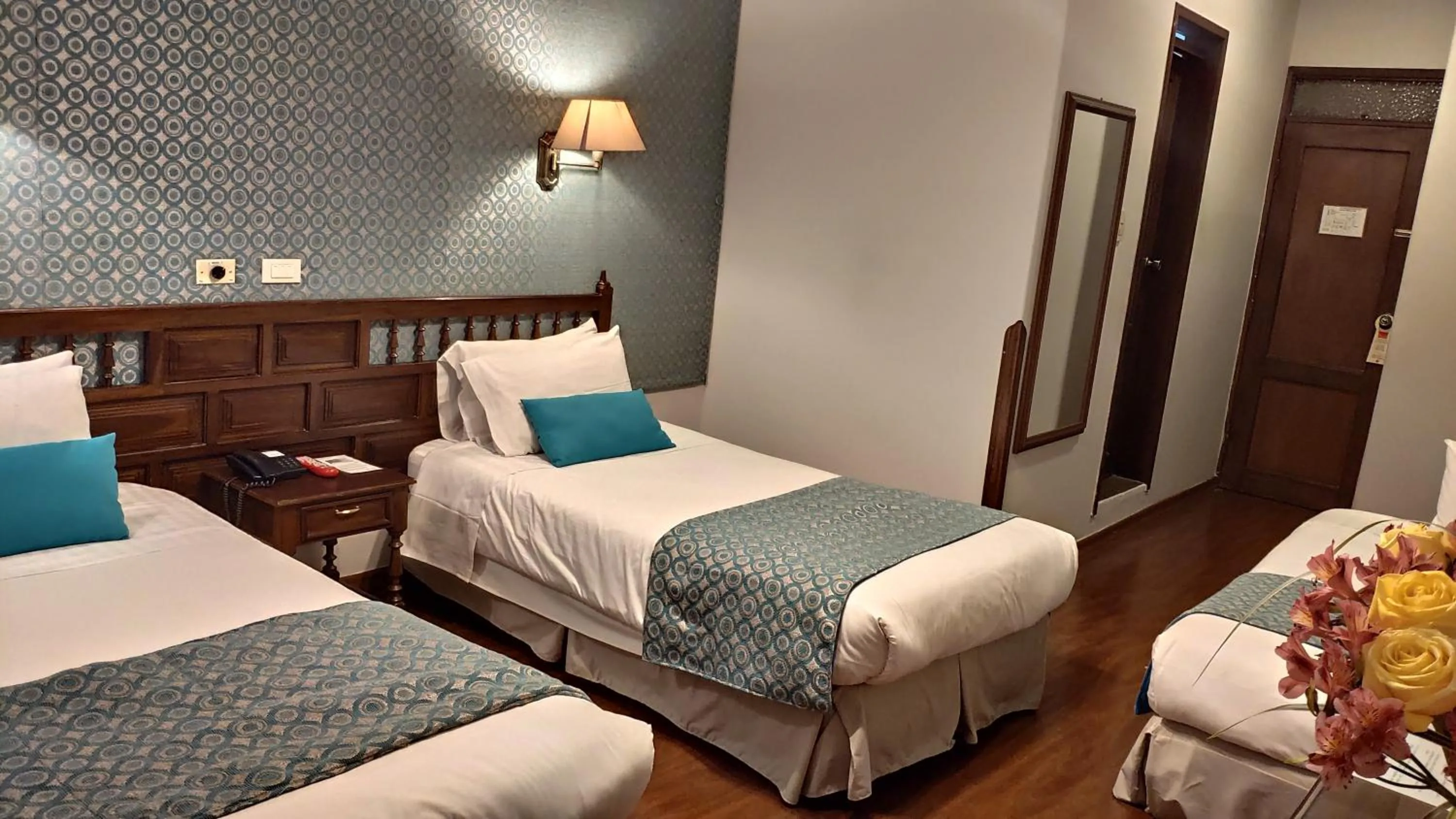 Photo of the whole room, Bed in Hotel Real Audiencia