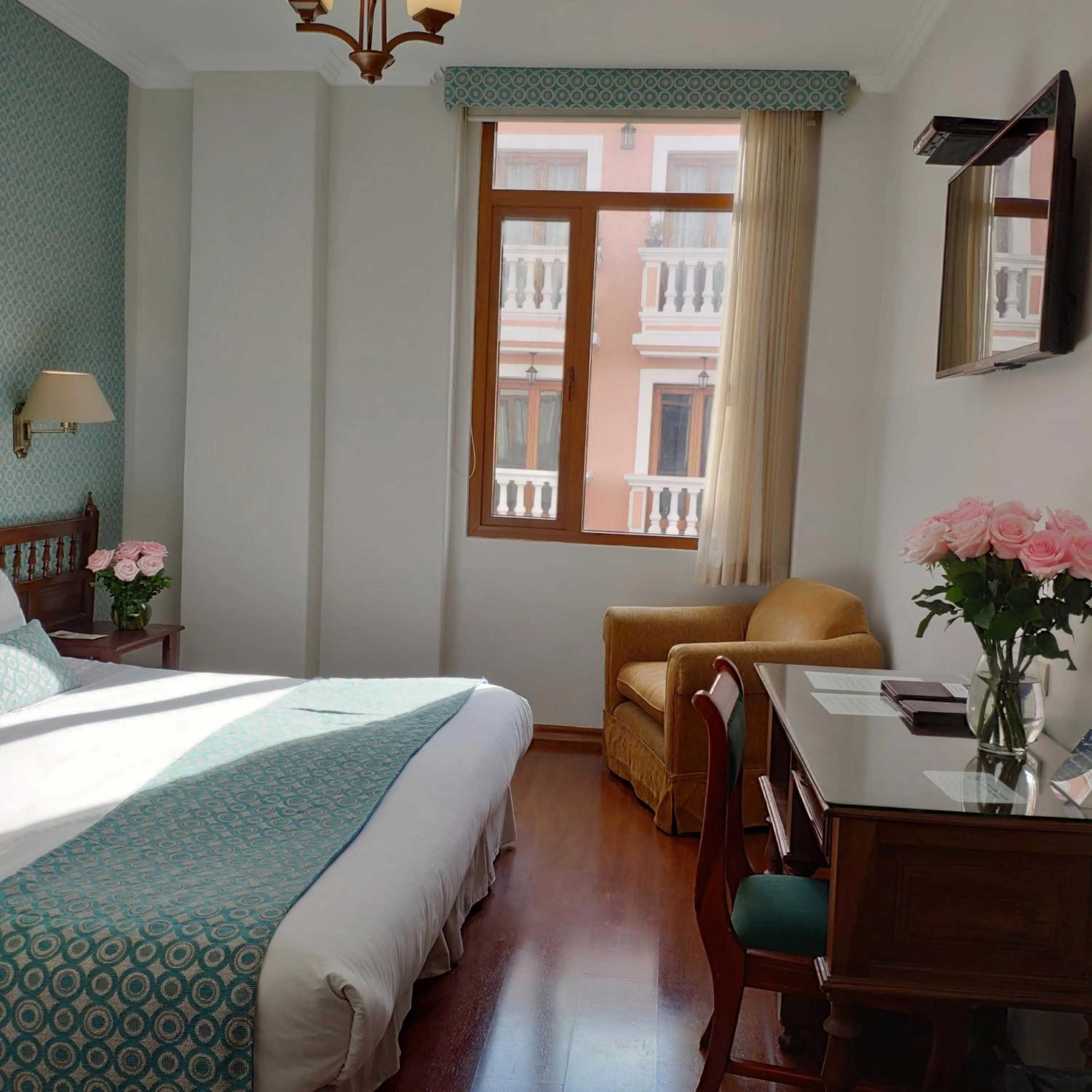 Bedroom, Bed in Hotel Real Audiencia