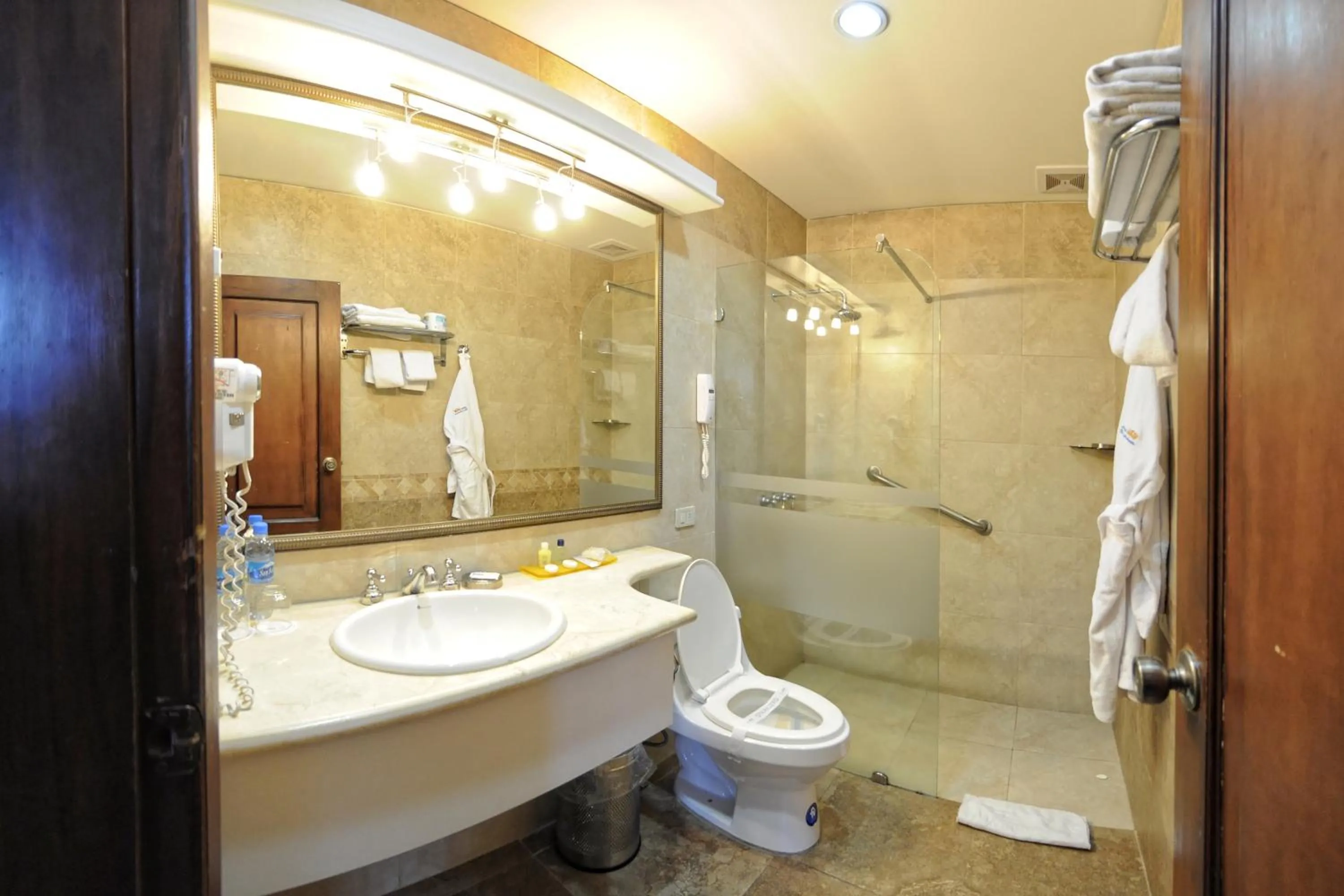 Bathroom in Hotel Real Audiencia