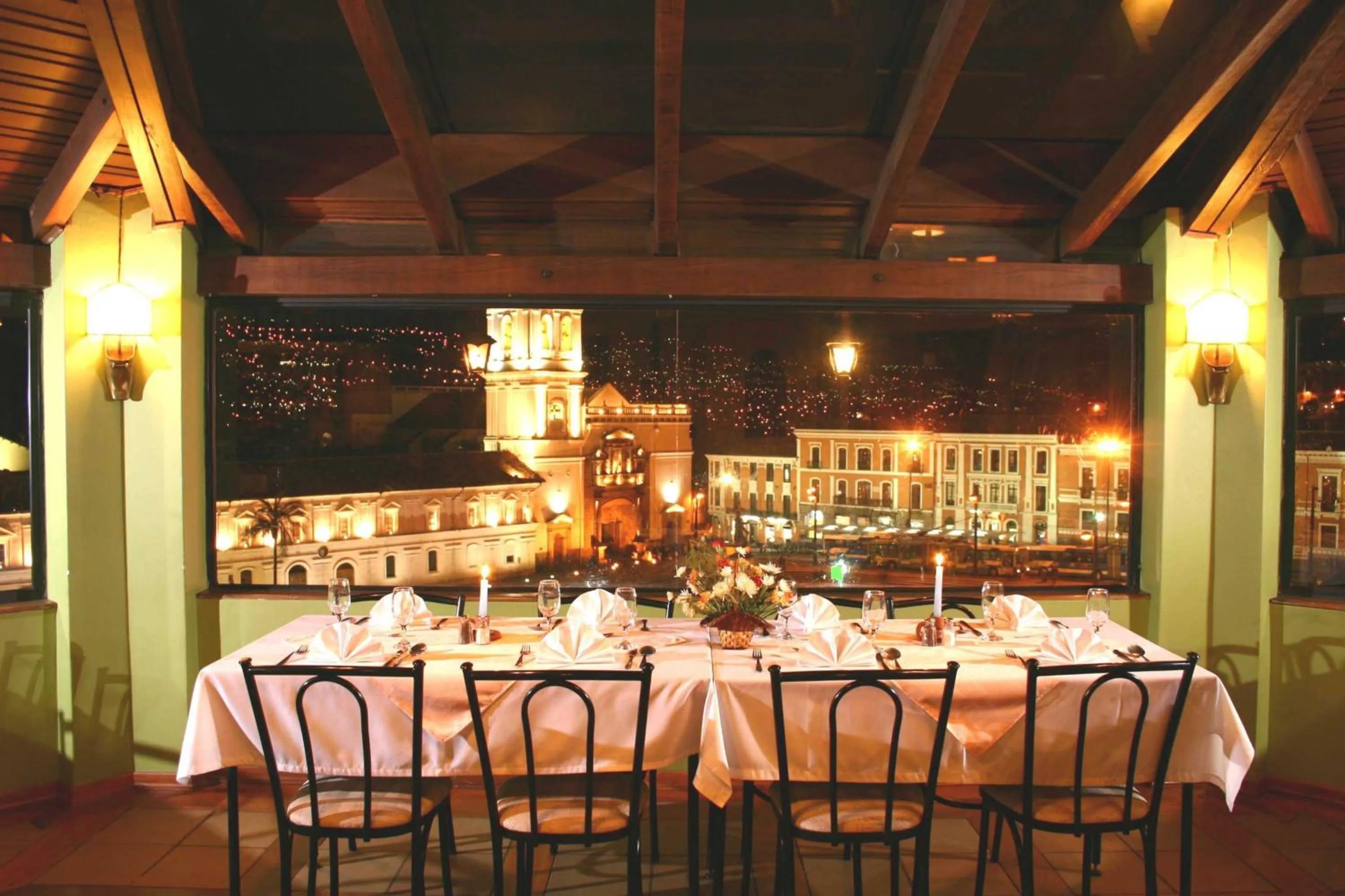 Restaurant/places to eat in Hotel Real Audiencia