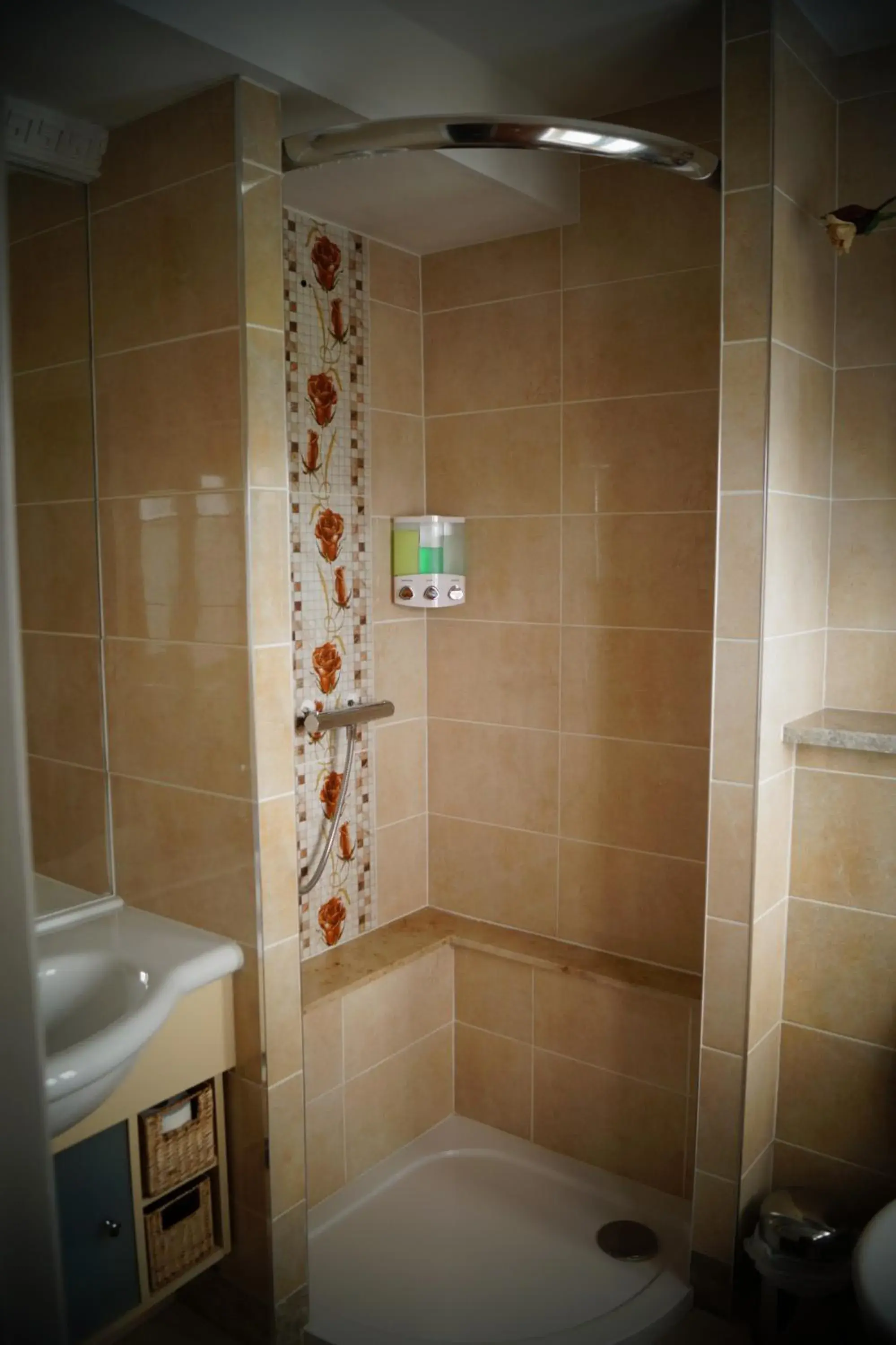 Twin Room with Ensuite - single occupancy in Marie's Bed and Breakfast Twin Room with Ensuite - single occupancy in Marie's Bed and Breakfast