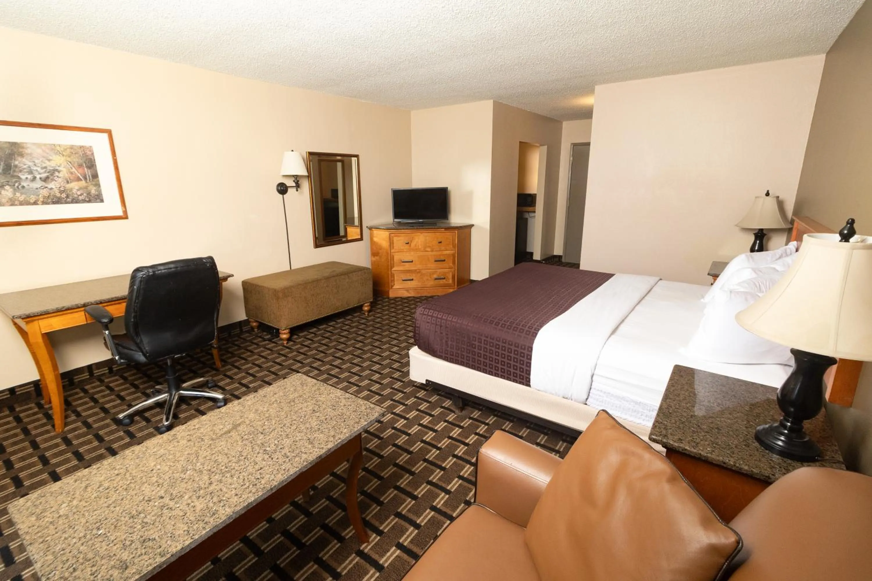Bed in FairBridge Inn & Suites - Lewiston