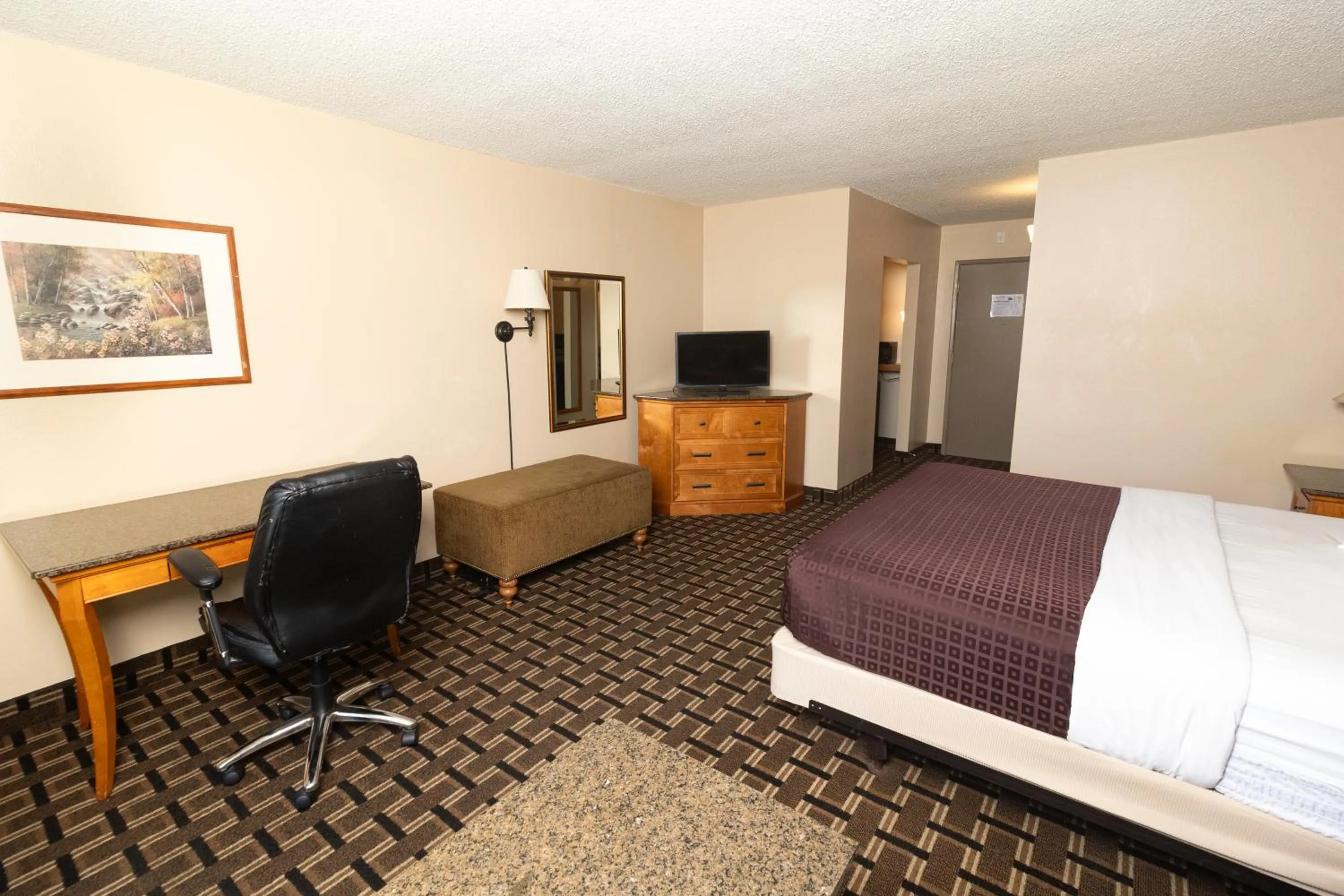 Bed in FairBridge Inn & Suites - Lewiston