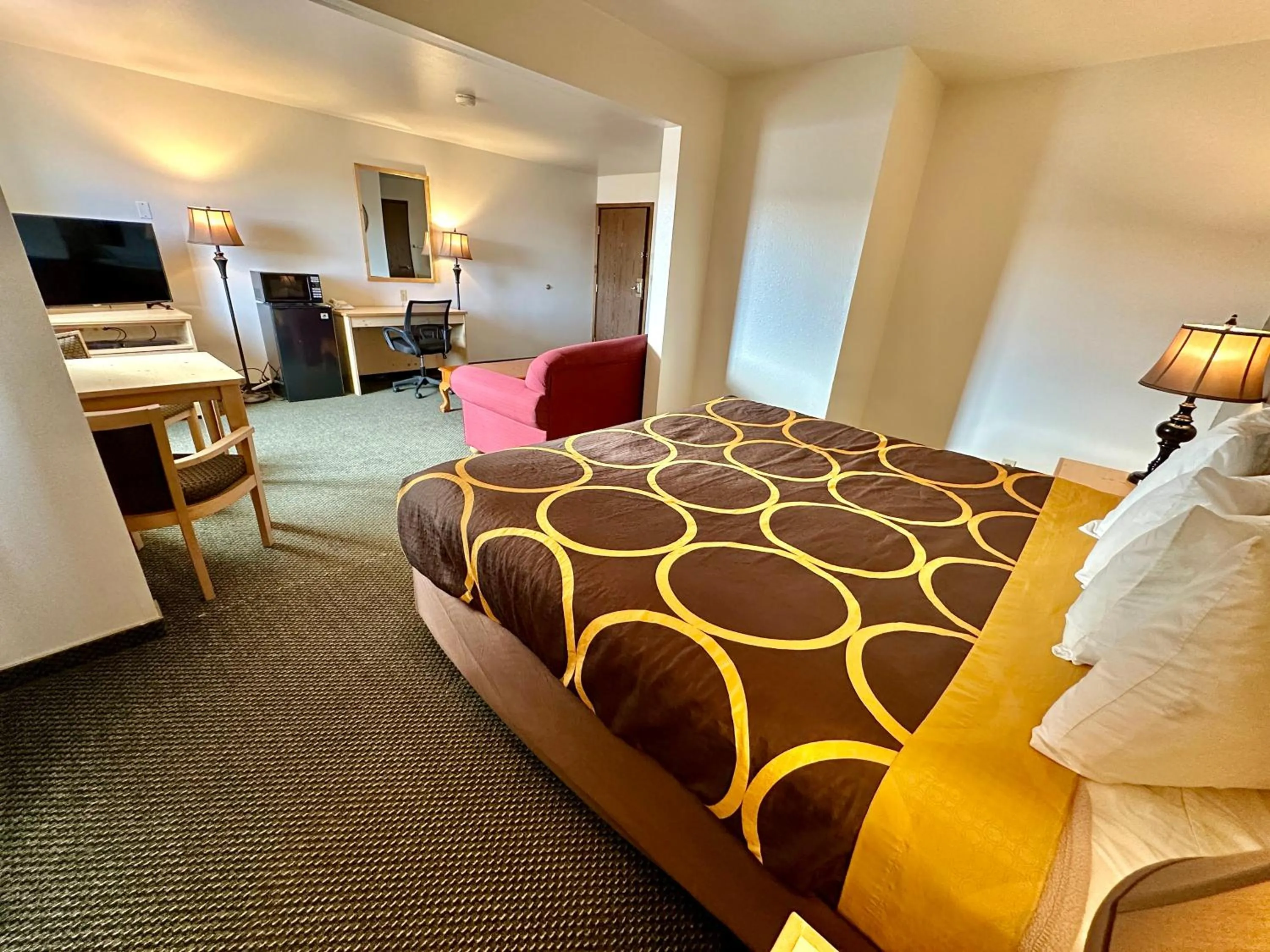 Photo of the whole room, Bed in FairBridge Inn & Suites Moscow - Pullman