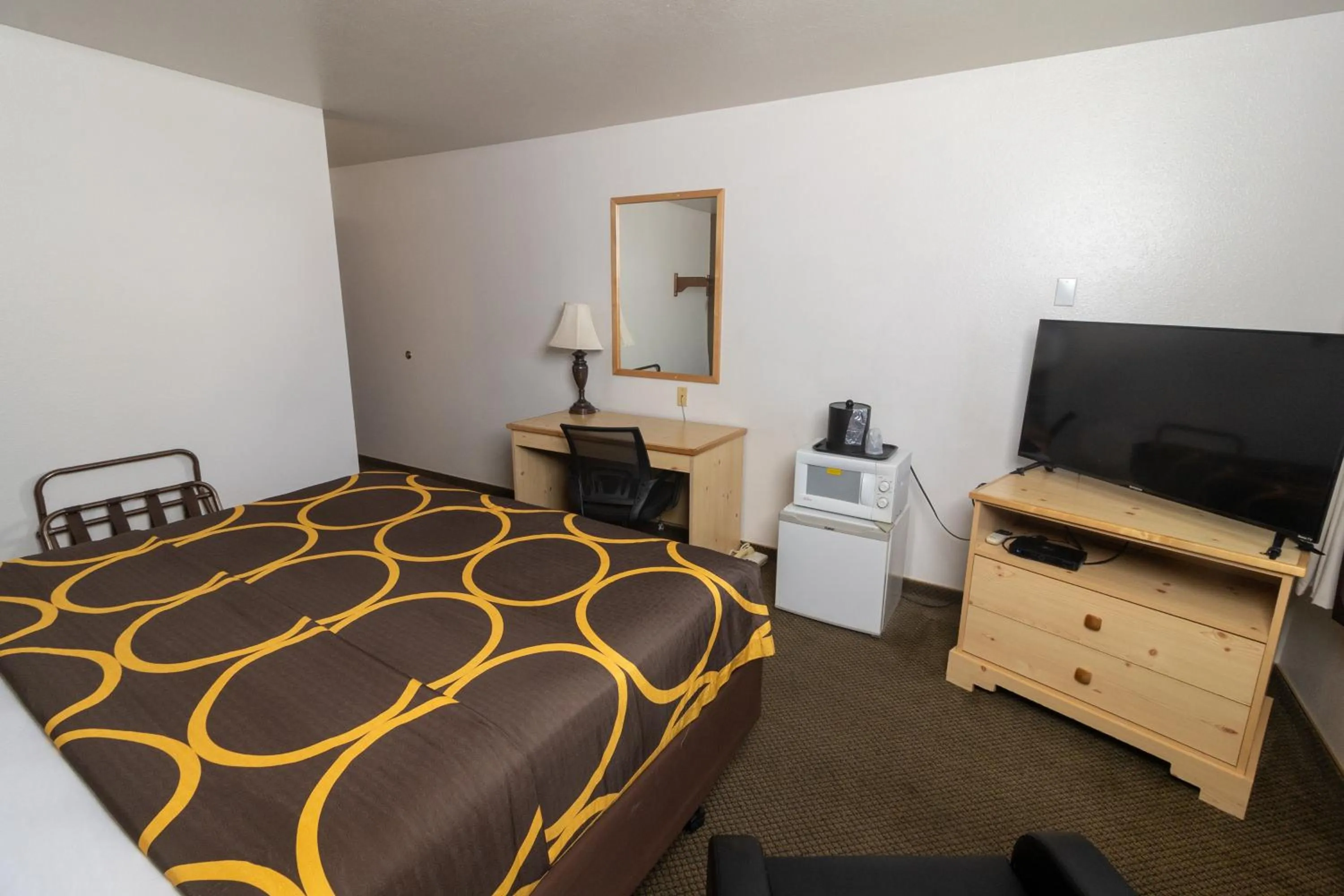 Bed in FairBridge Inn & Suites Moscow - Pullman