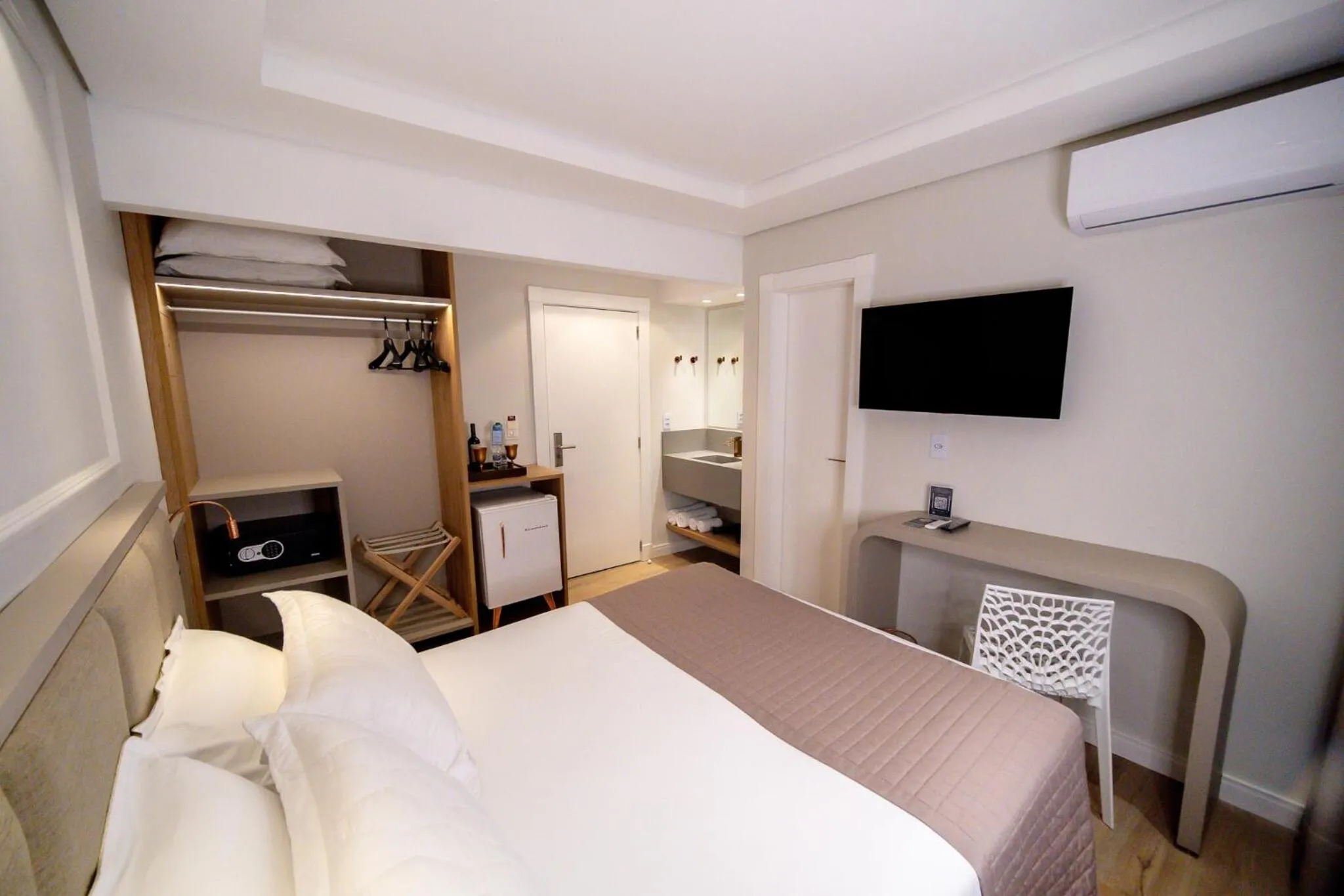 Bed in Hotel Marimar The Place