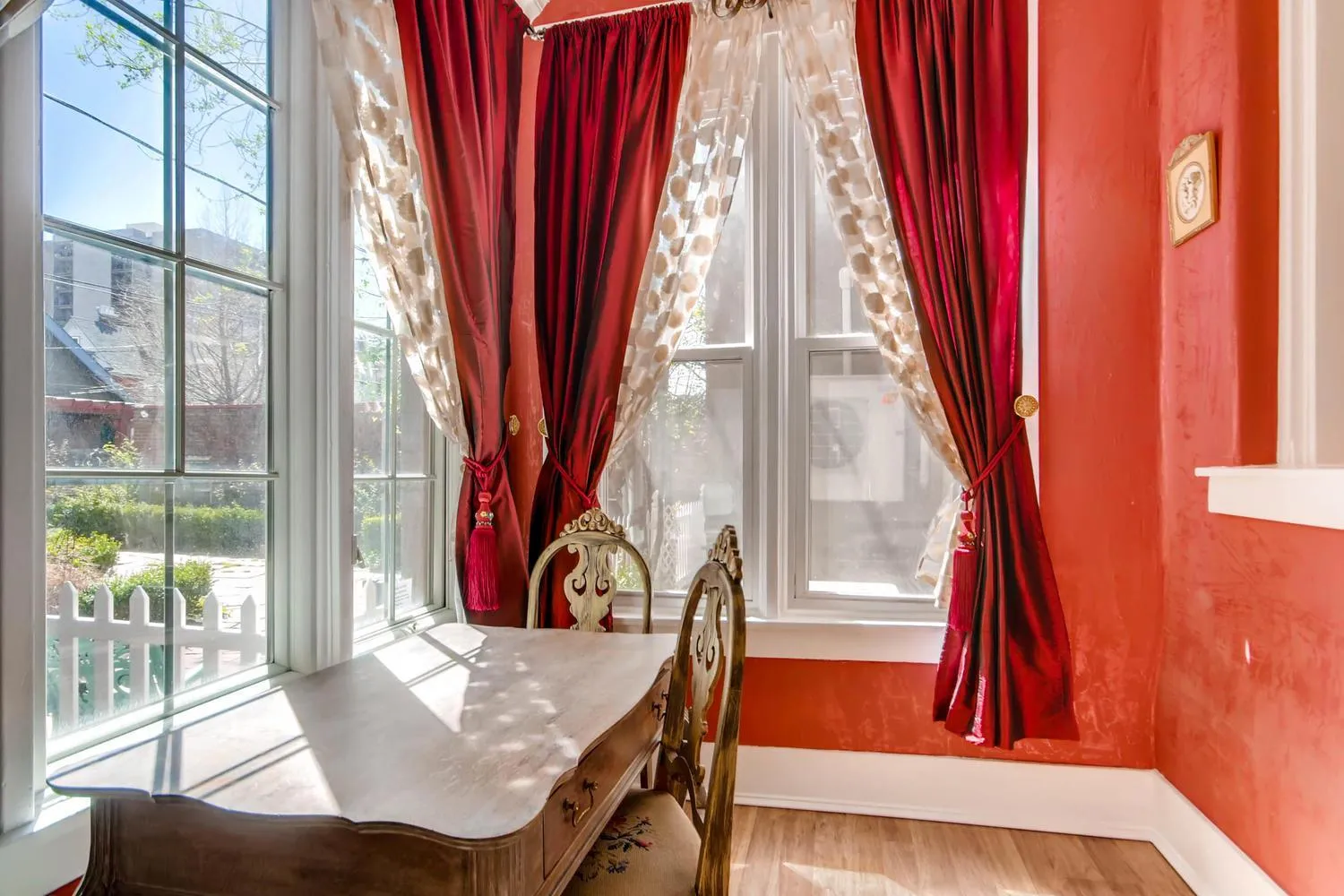 Dining area in The Holiday Chalet Victorian