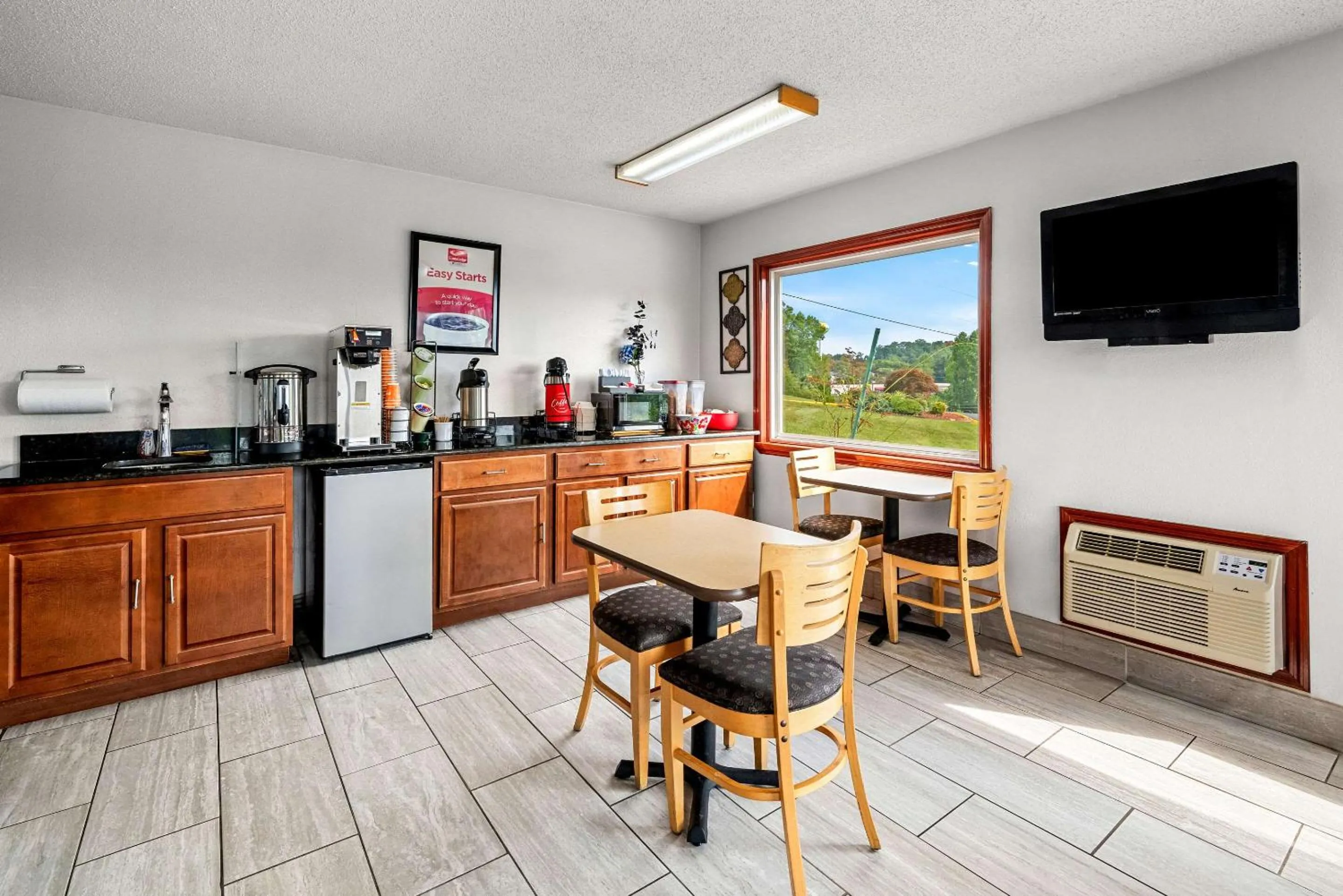 Breakfast in Econo Lodge Kingsport East