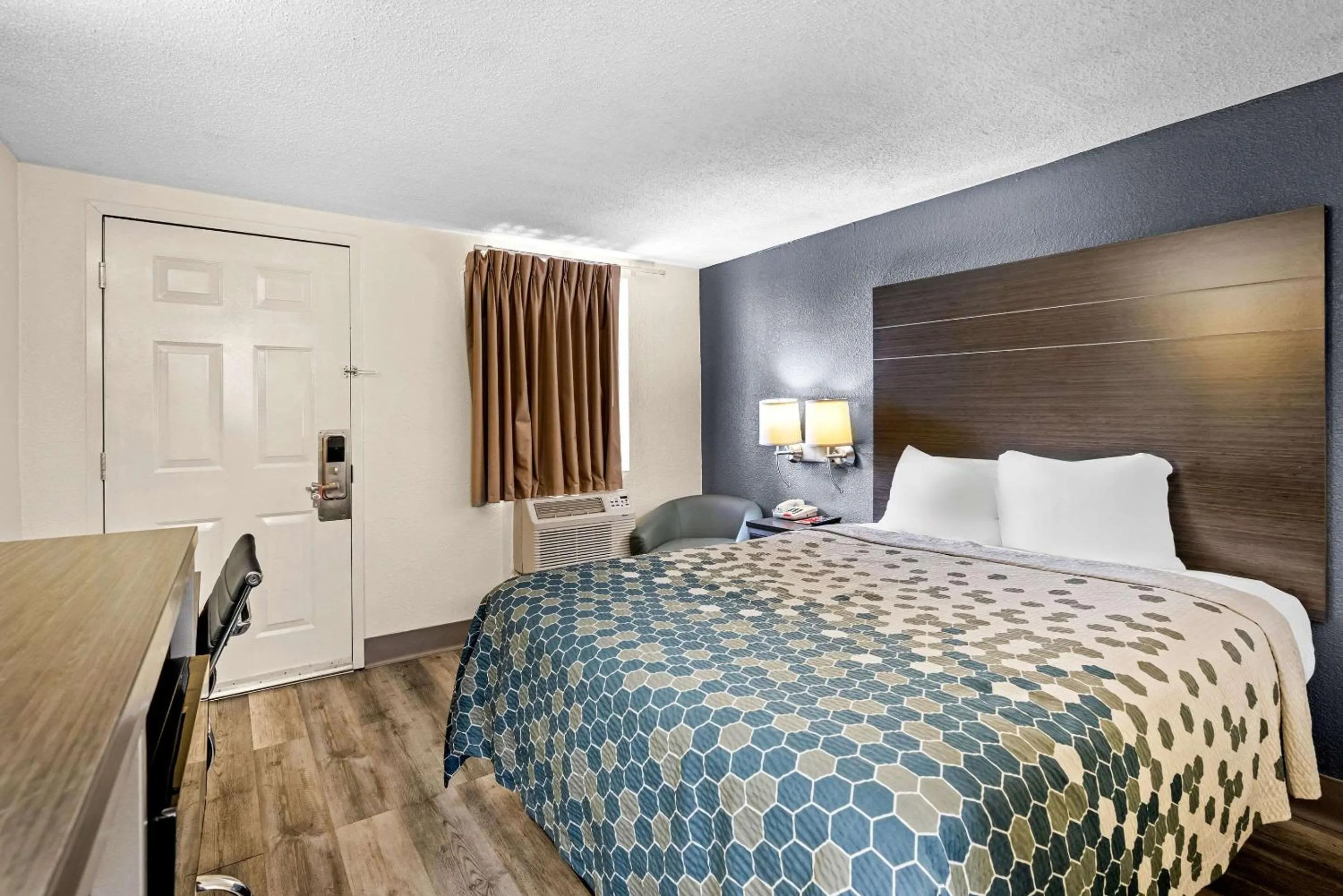 Bedroom, Bed in Econo Lodge Kingsport East