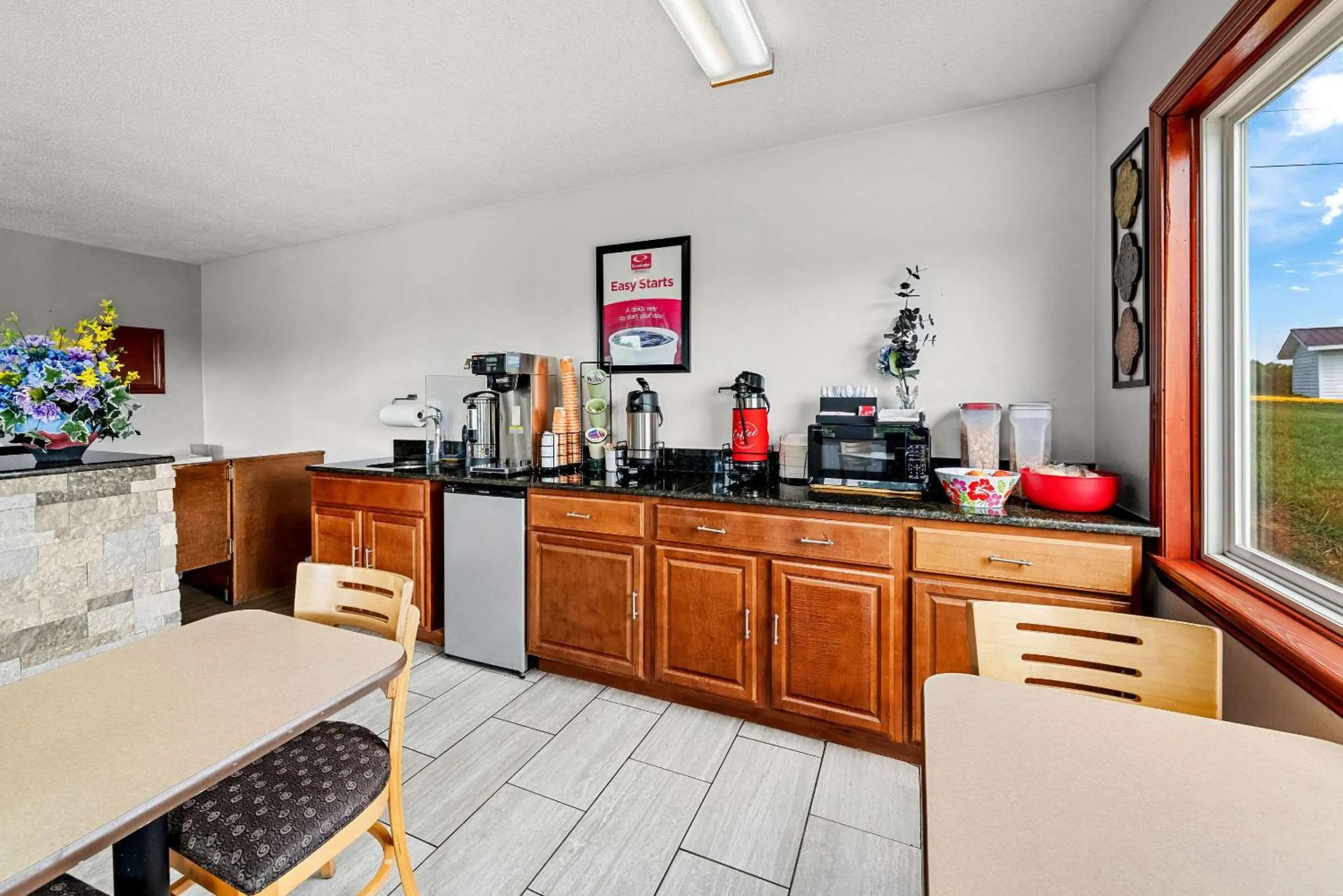 Breakfast in Econo Lodge Kingsport East