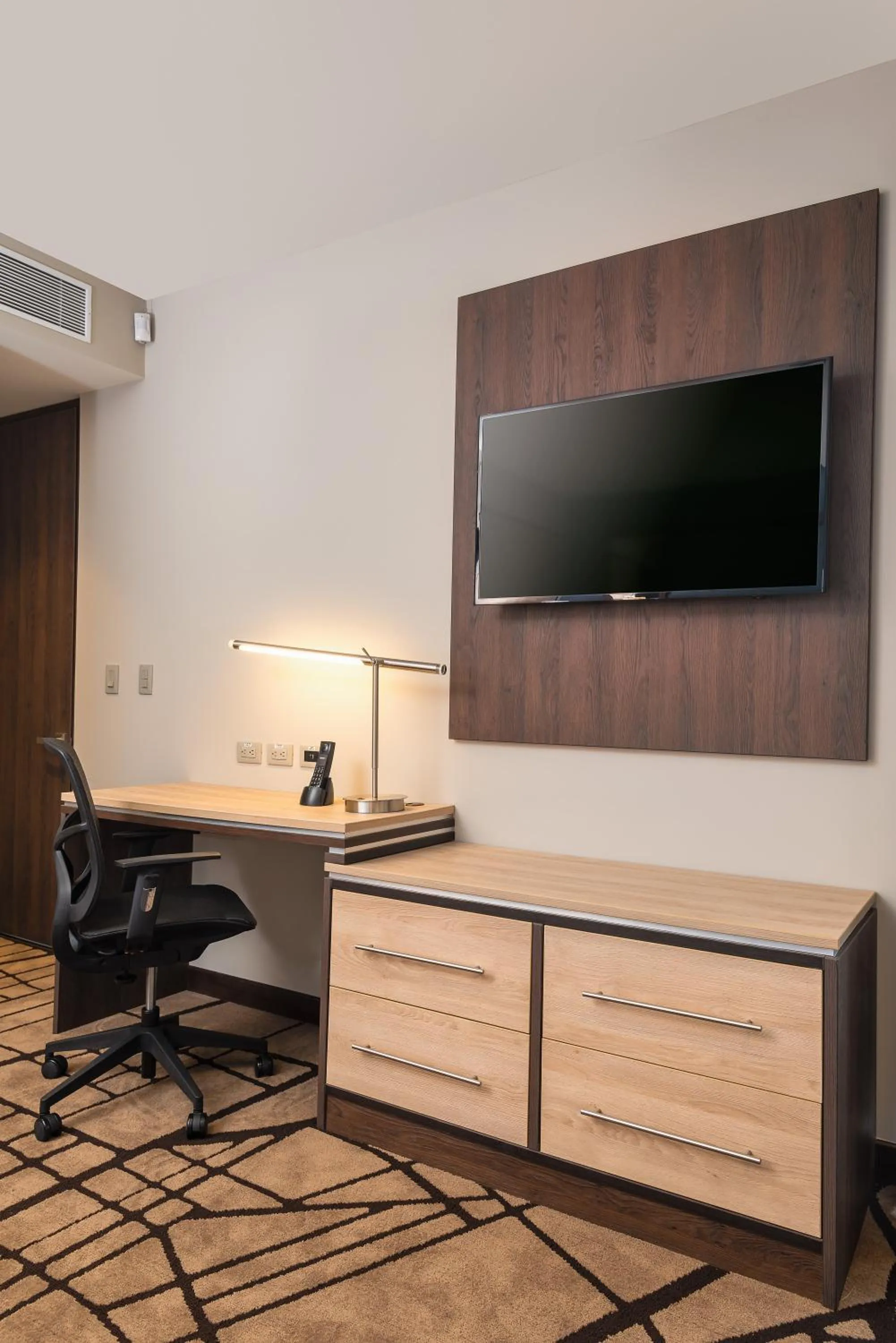 TV and multimedia in Hilton Garden Inn Bogota Airport