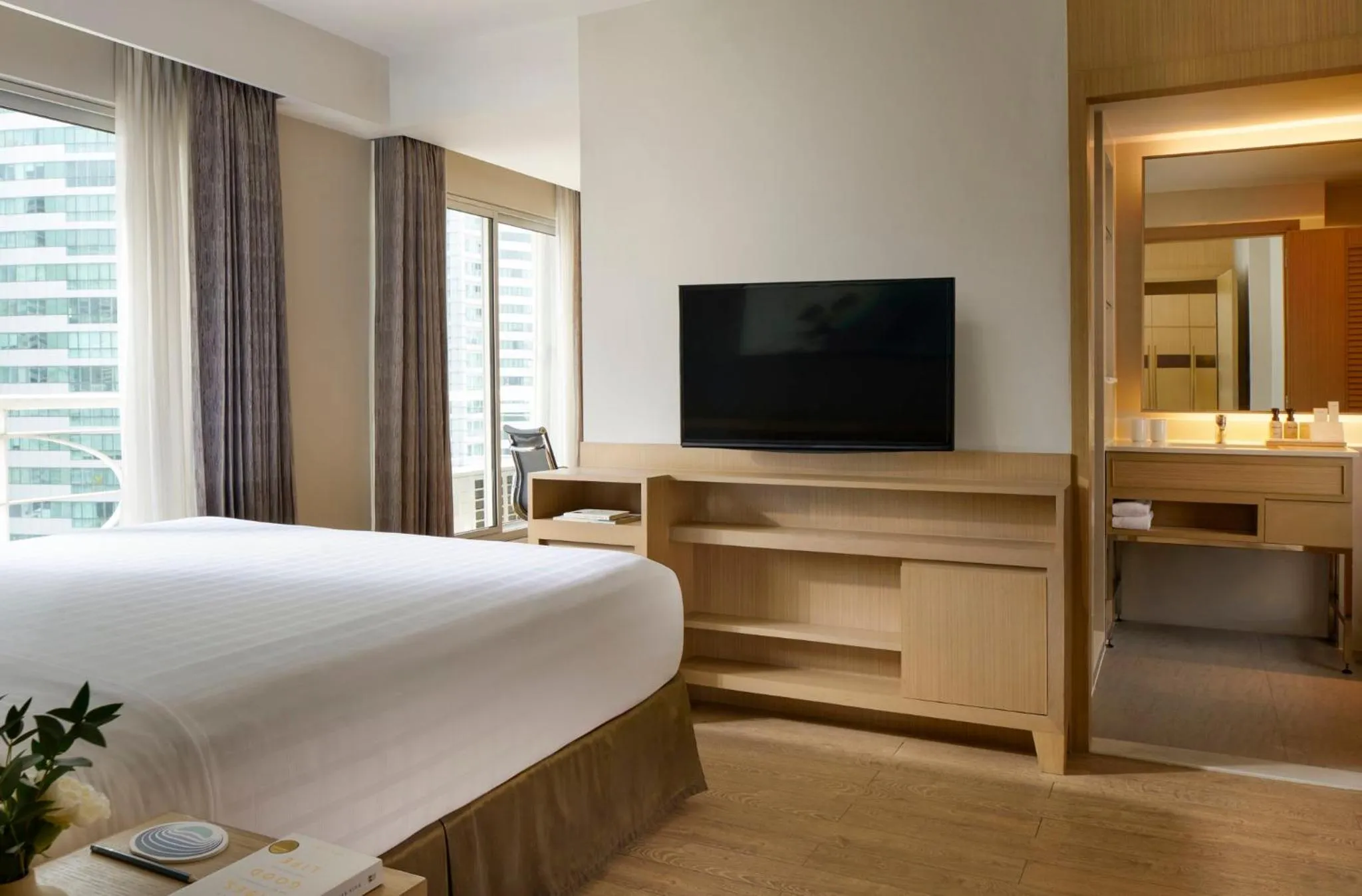 Photo of the whole room, Bed in Shama Lakeview Asoke Bangkok