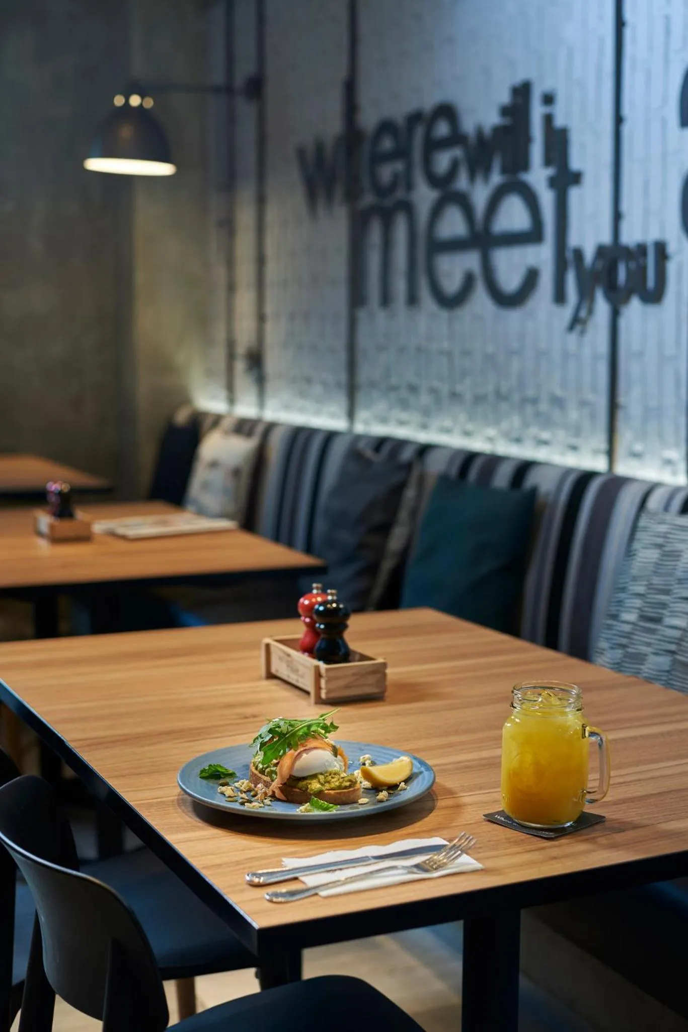 Restaurant/places to eat in Shama Lakeview Asoke Bangkok