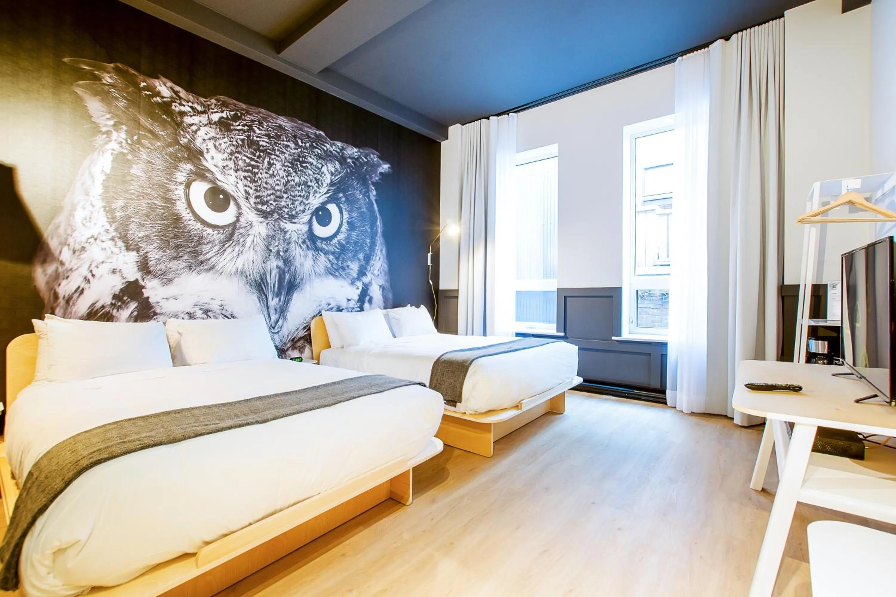 Photo of the whole room, Bed in Hôtel du Jardin - Par Les Lofts Vieux-Québec