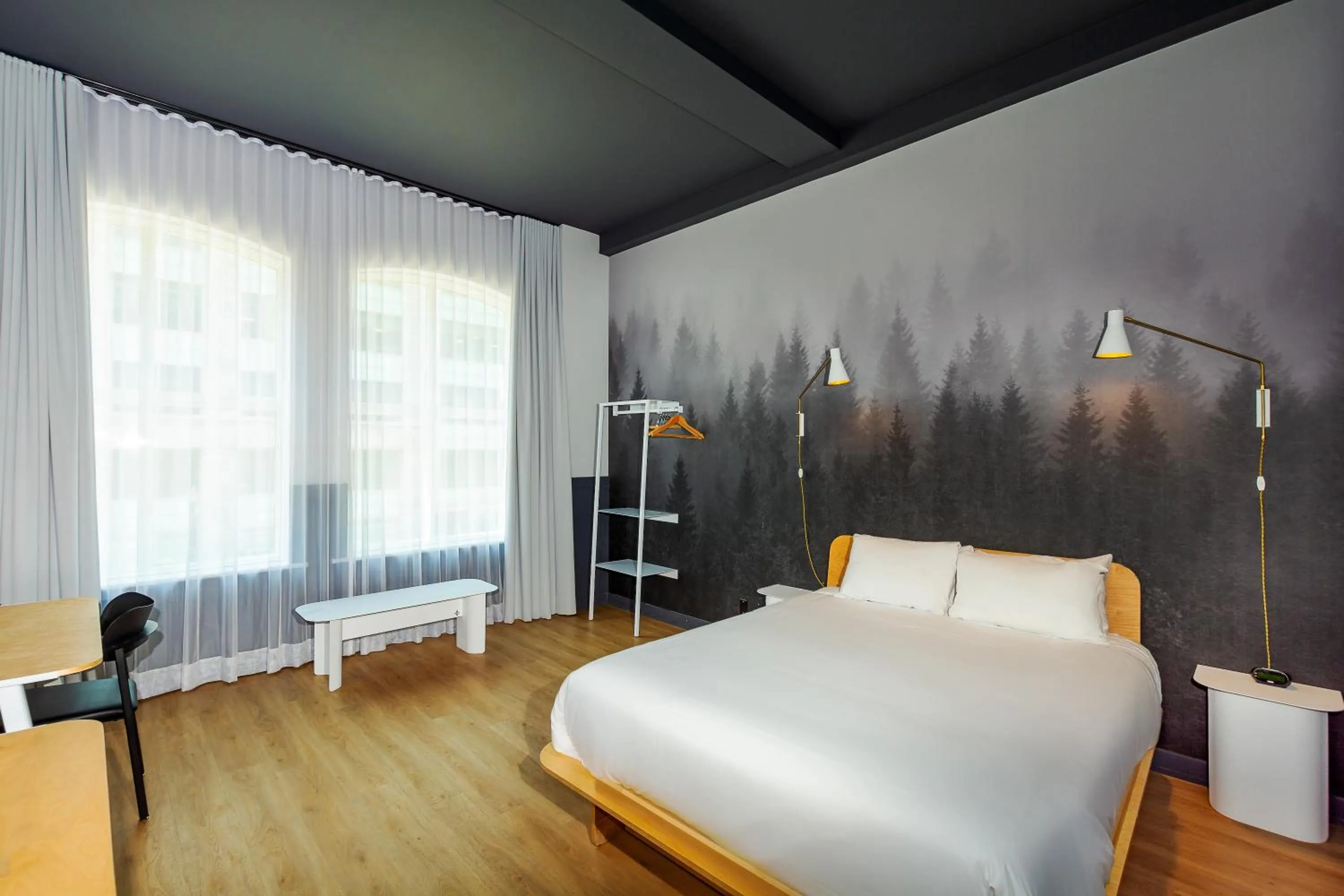 View (from property/room), Bed in Hôtel du Jardin - Par Les Lofts Vieux-Québec