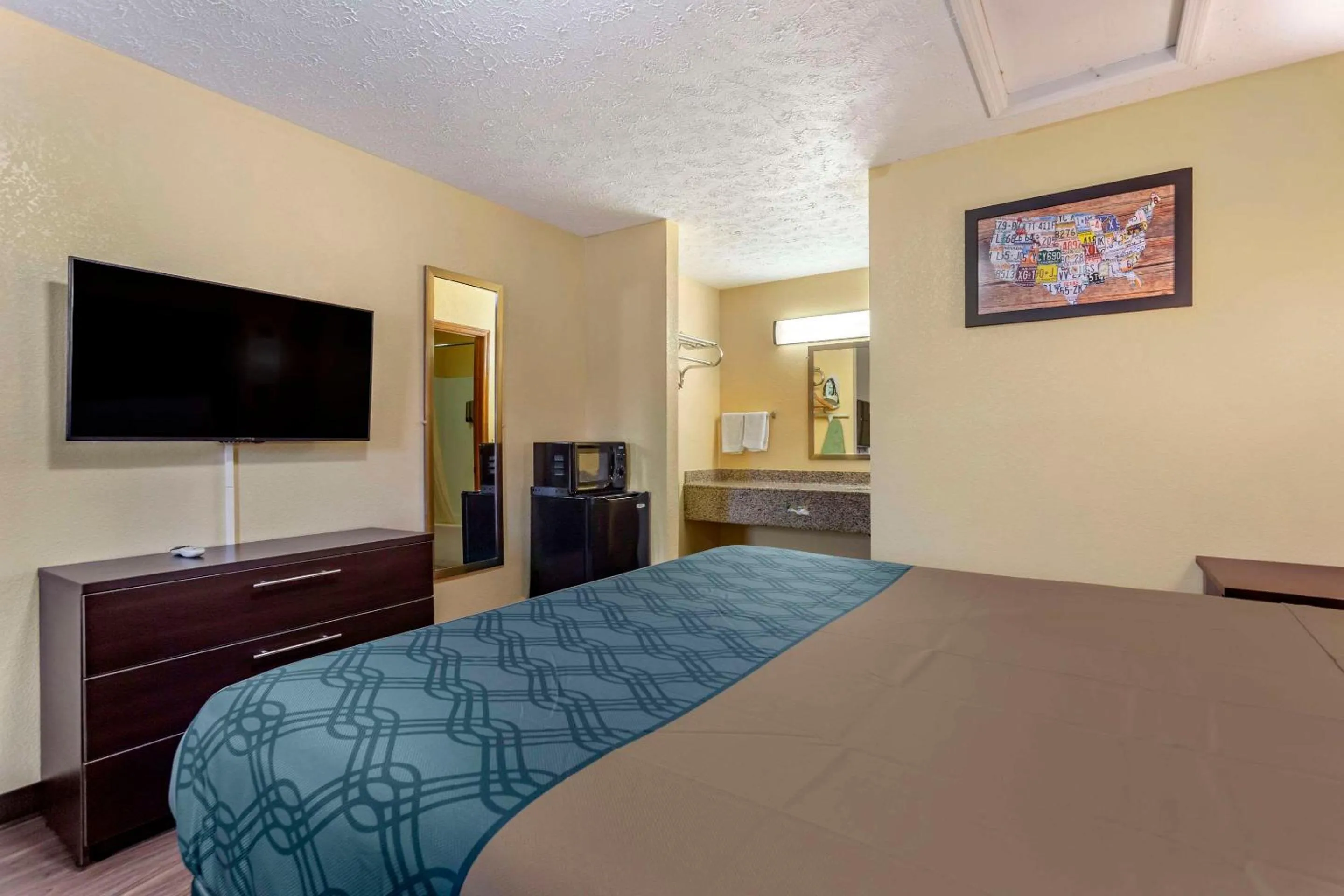 Bedroom, Bed in Econo Lodge Nashville North